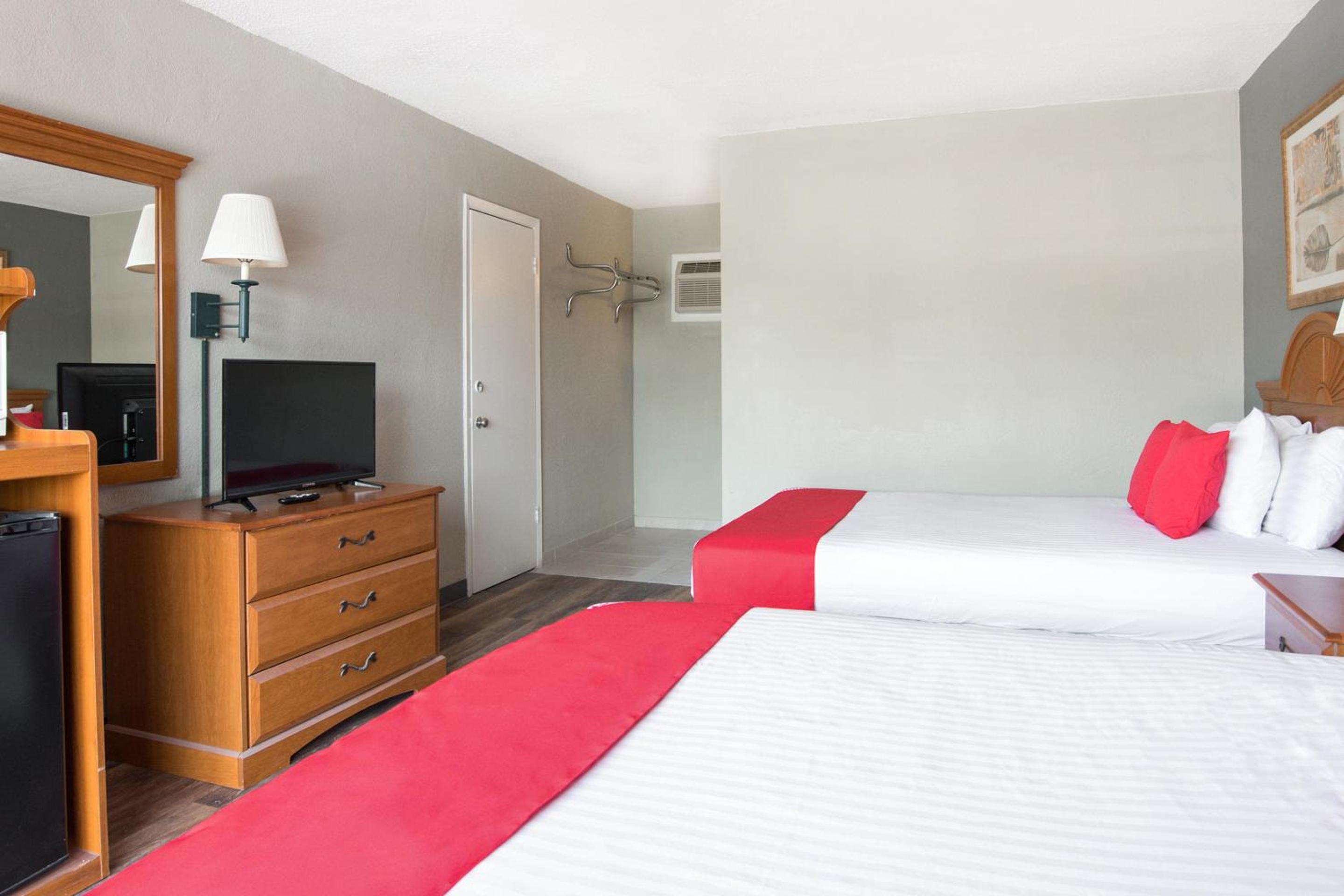 2 Queen Bed - Photo 5