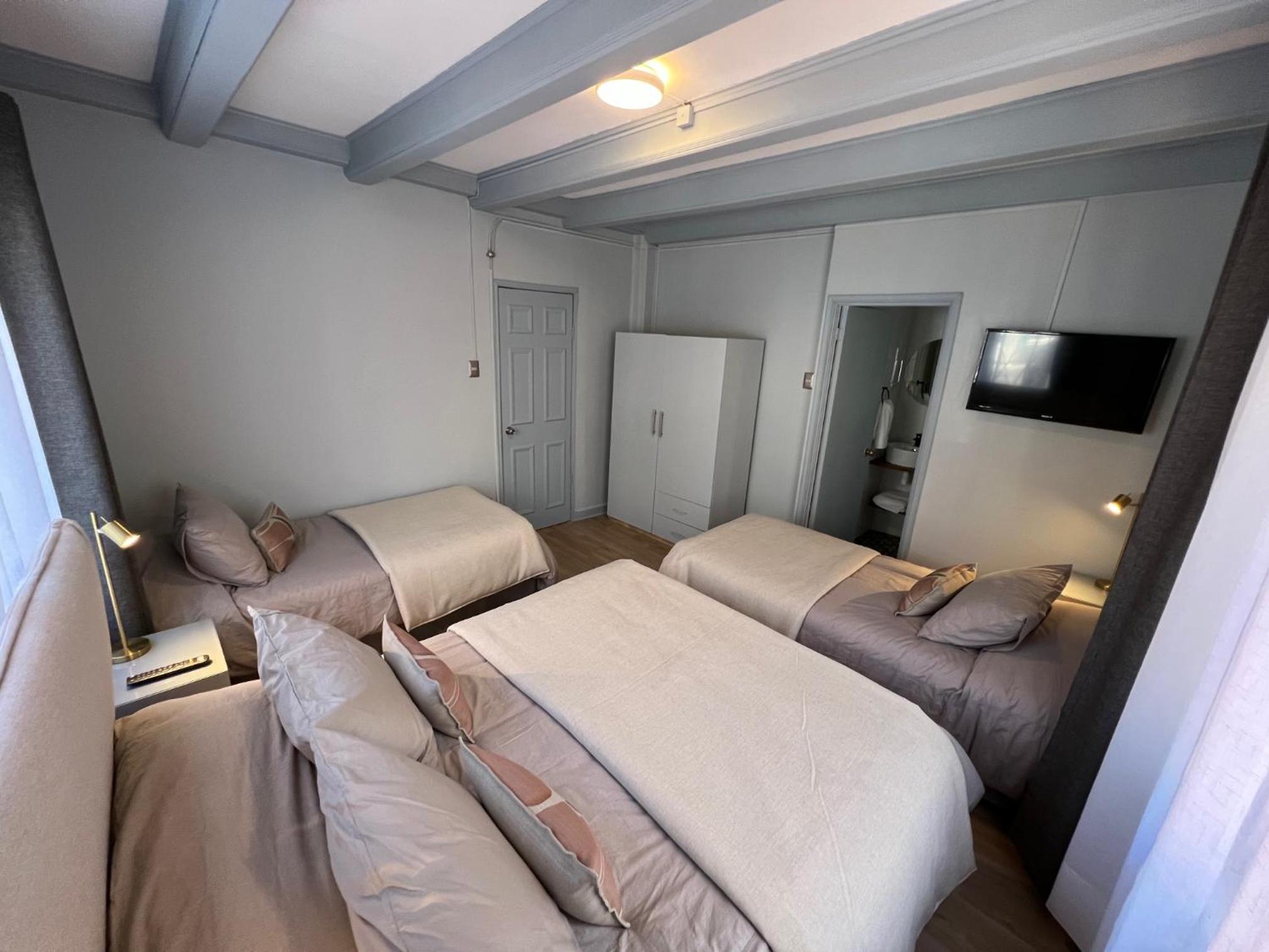 Quadruple Room photo 3