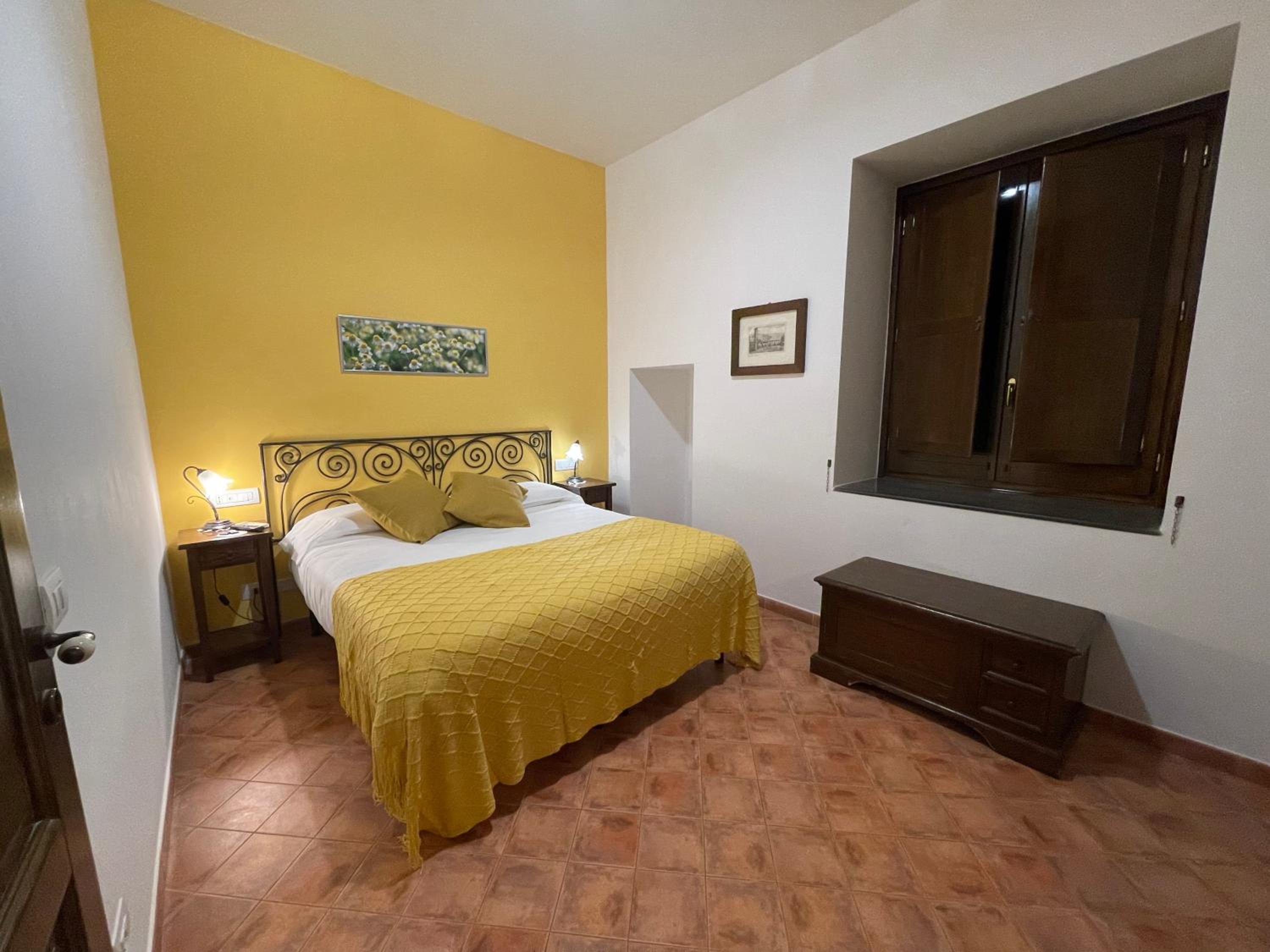 Double or Twin Room with Partial Sea View