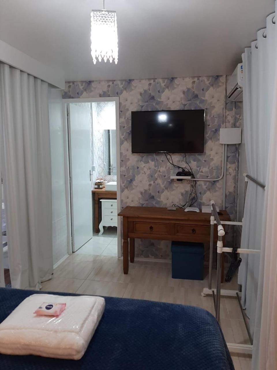 Suite with Balcony - Photo 34