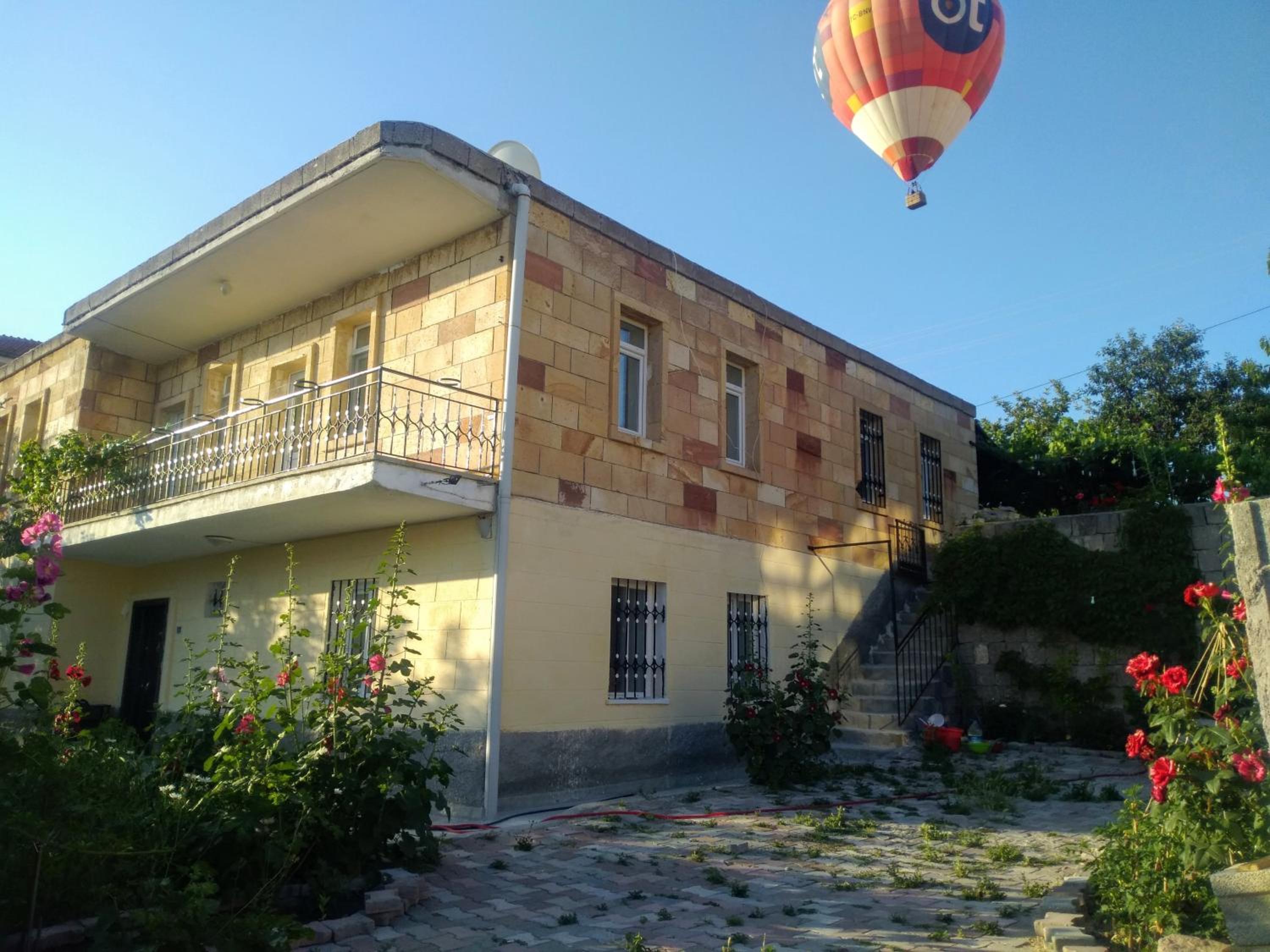 Apartment with Terrace - Photo 37