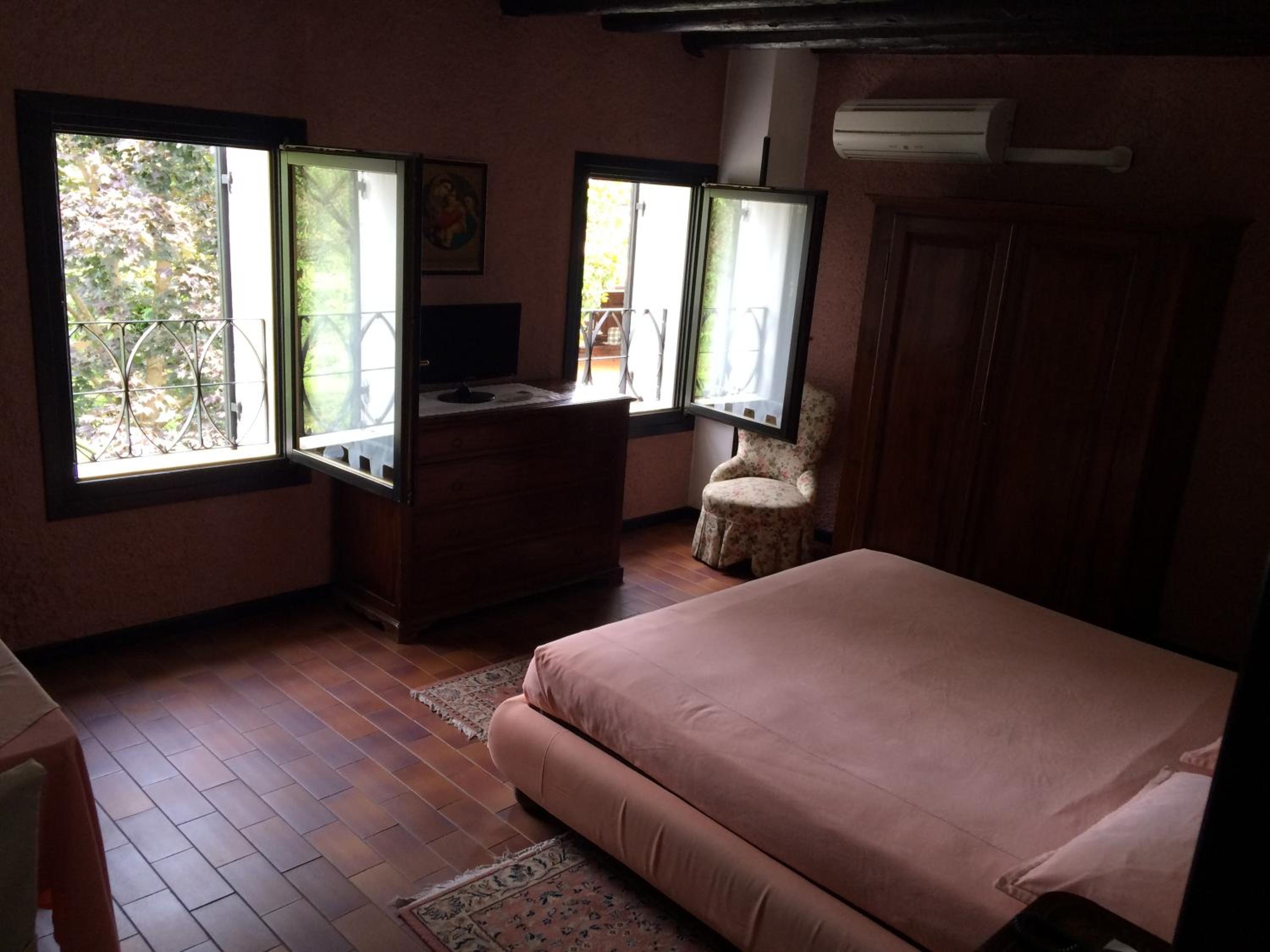 Double or Twin Room photo 1
