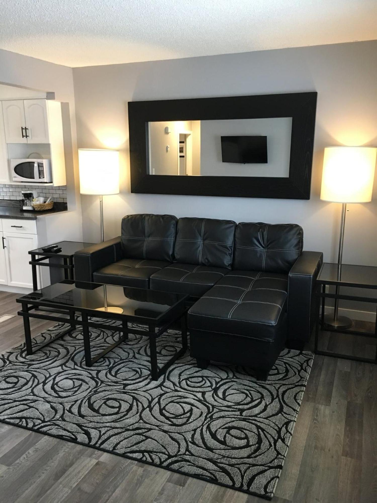 Two-Bedroom House photo 3