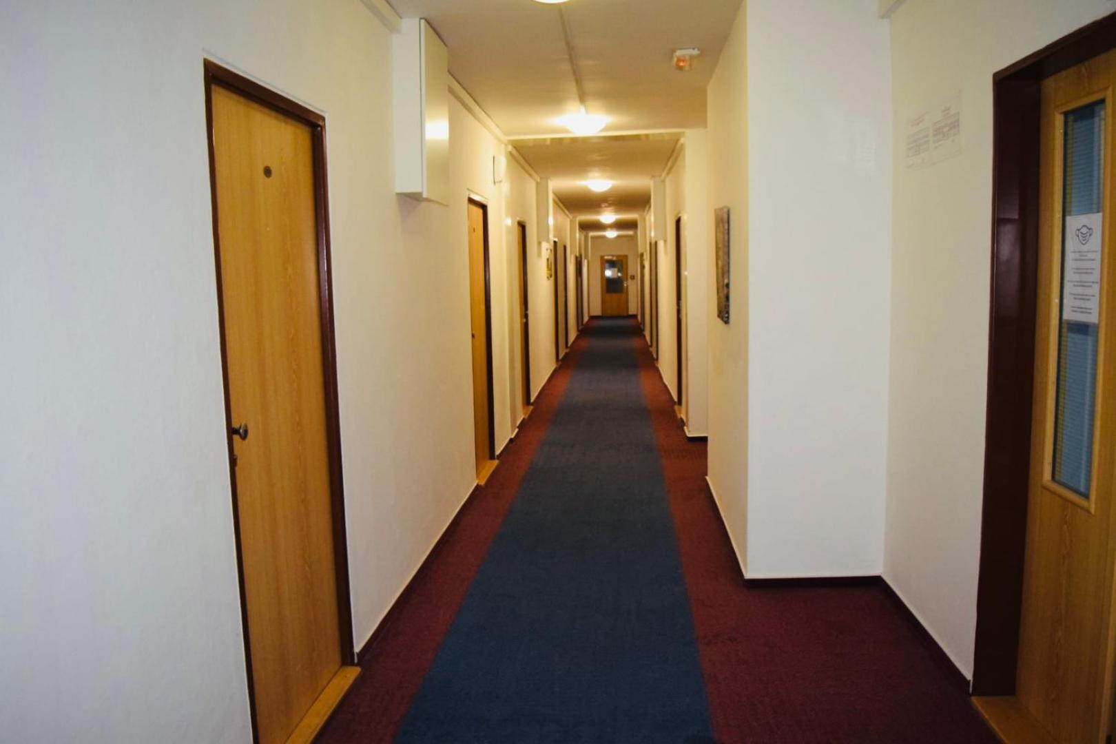 Standard Twin Room - Photo 12