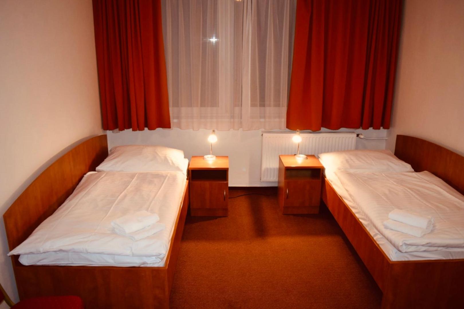 Standard Twin Room - Photo 5