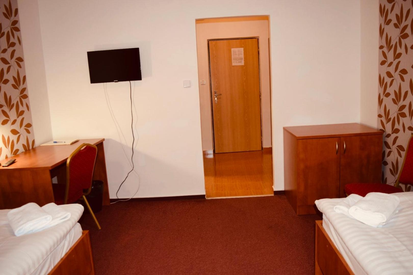 Standard Twin Room - Photo 28