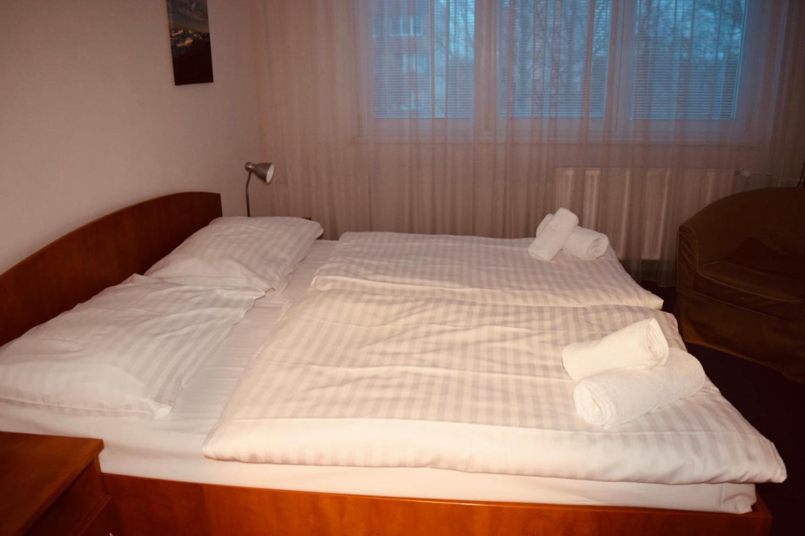 Standard Twin Room - Photo 3