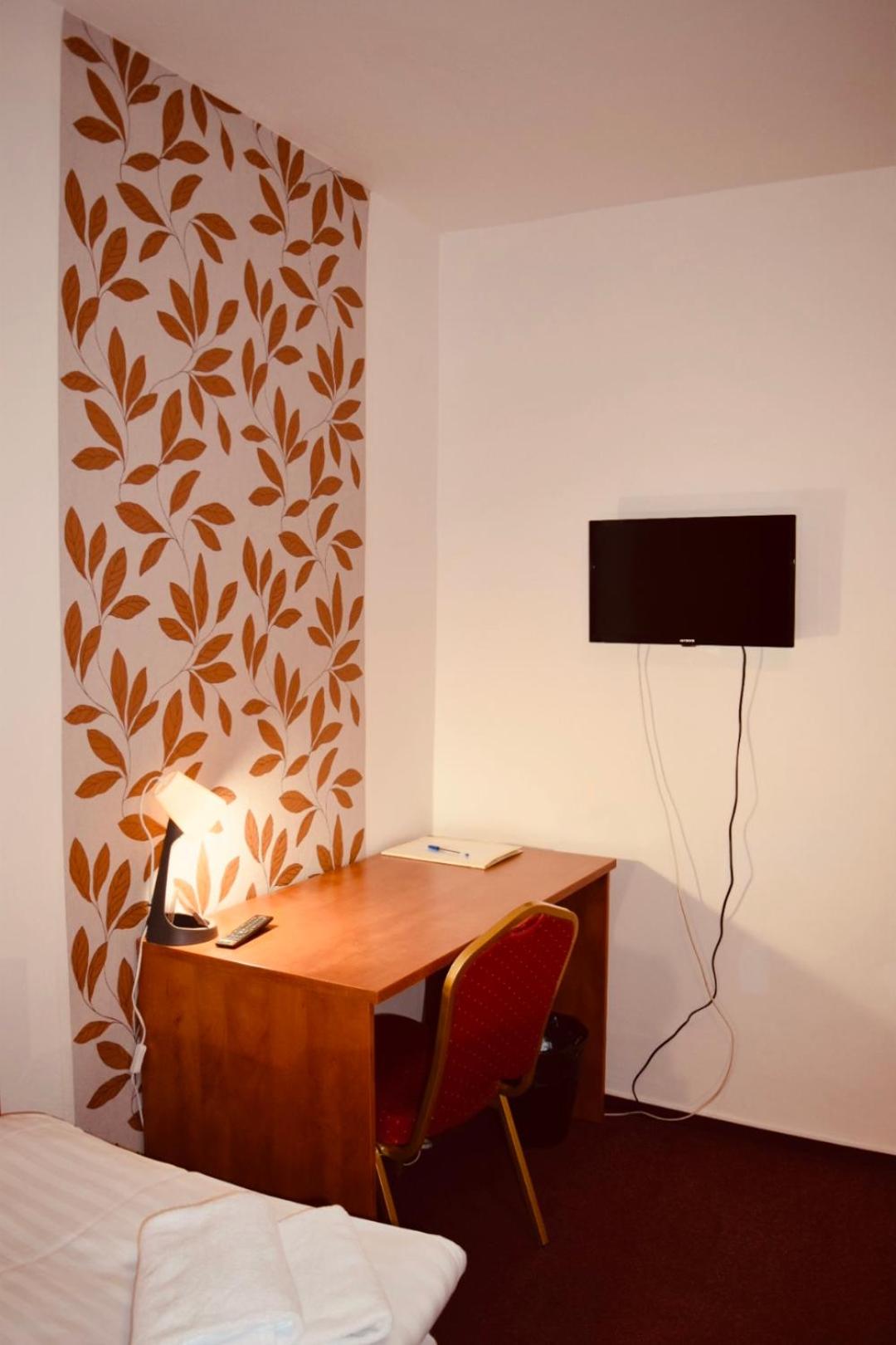 Standard Twin Room - Photo 18