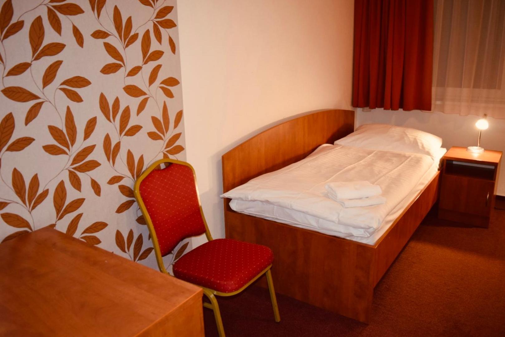 Standard Twin Room - Photo 22