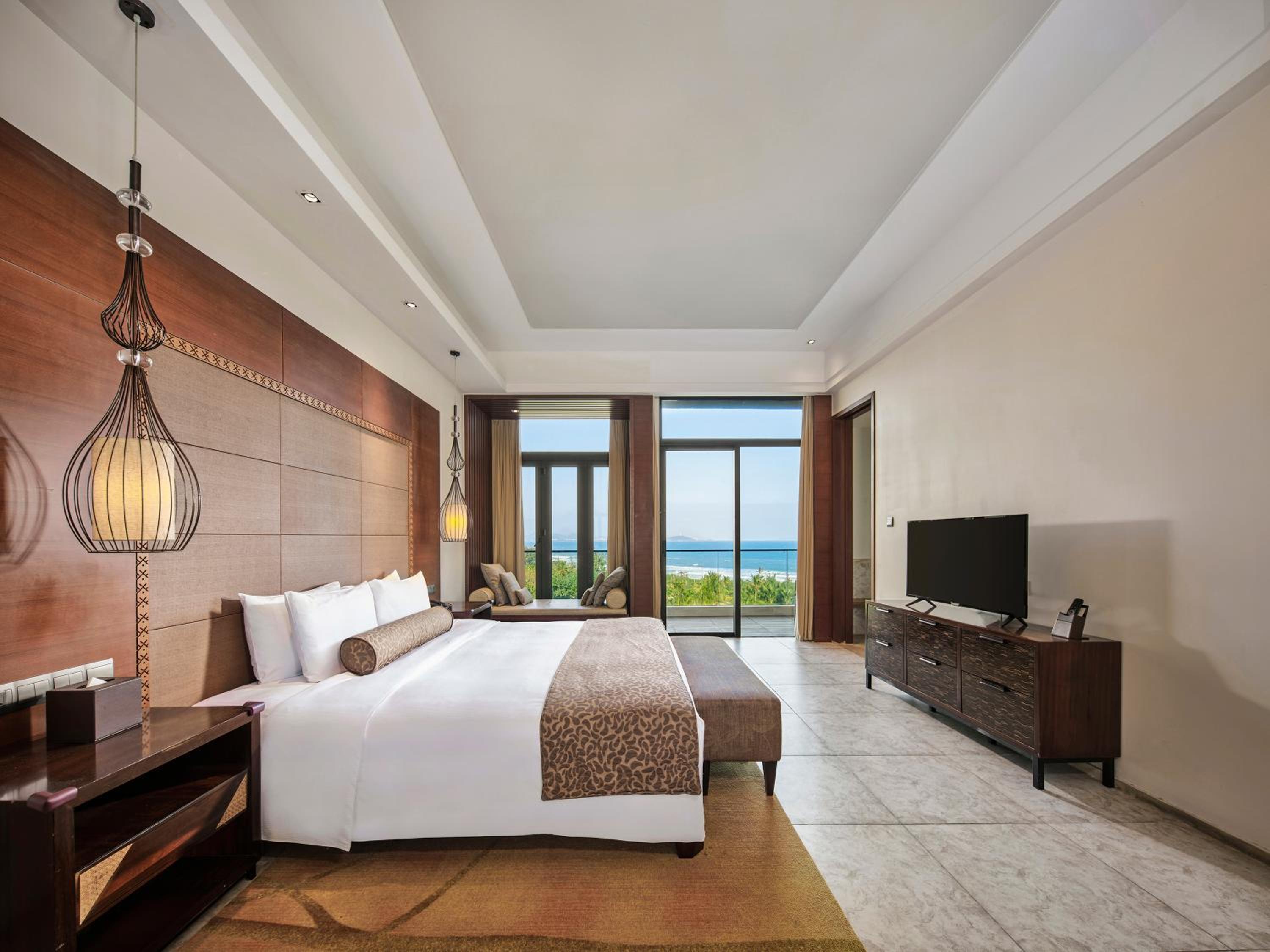 Ocean View Suite with King Bed photo 2