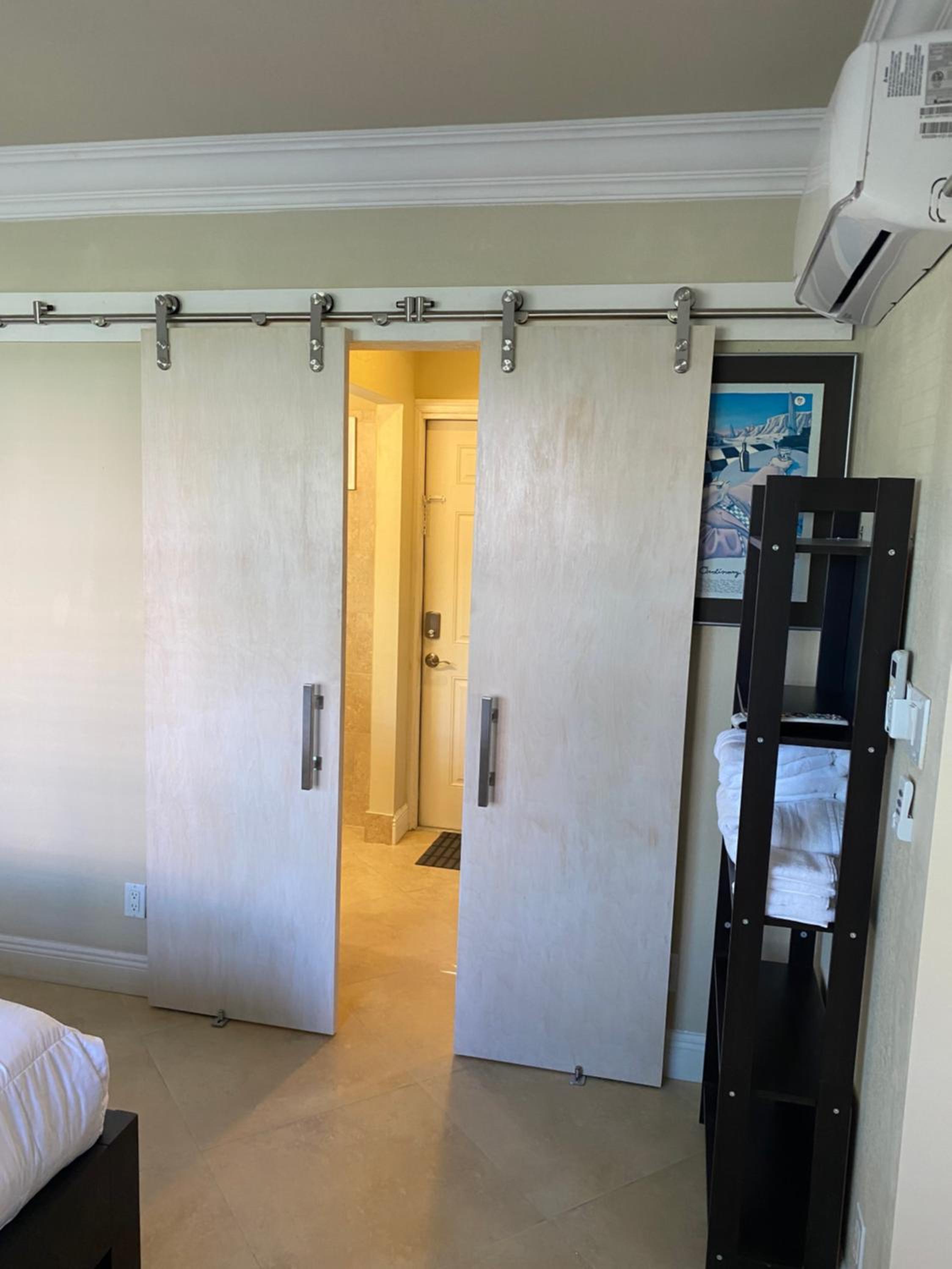 One-Bedroom Apartment - Photo 14