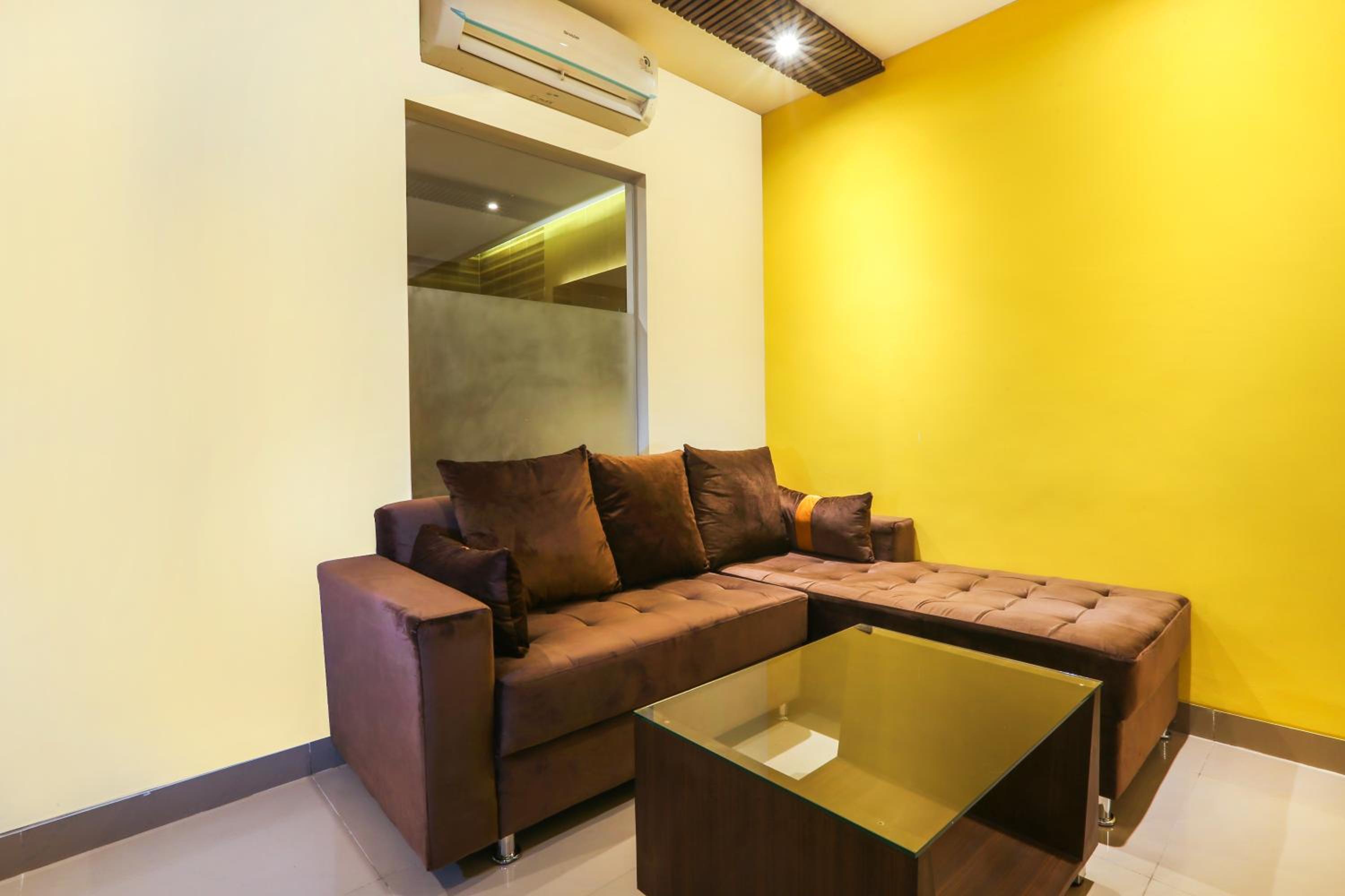 Deluxe Room - Photo 6