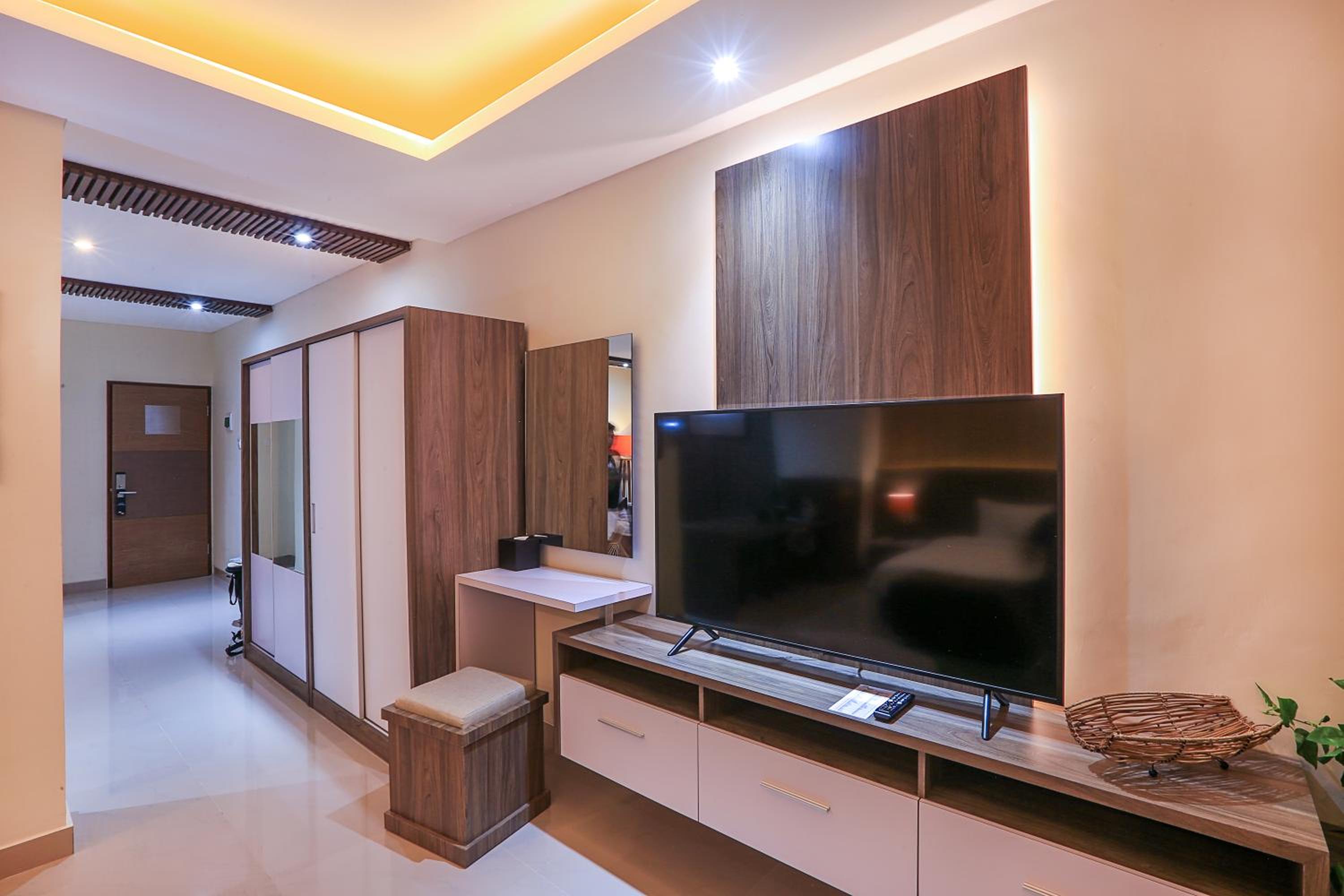Suite Room With Jacuzzi - Photo 6