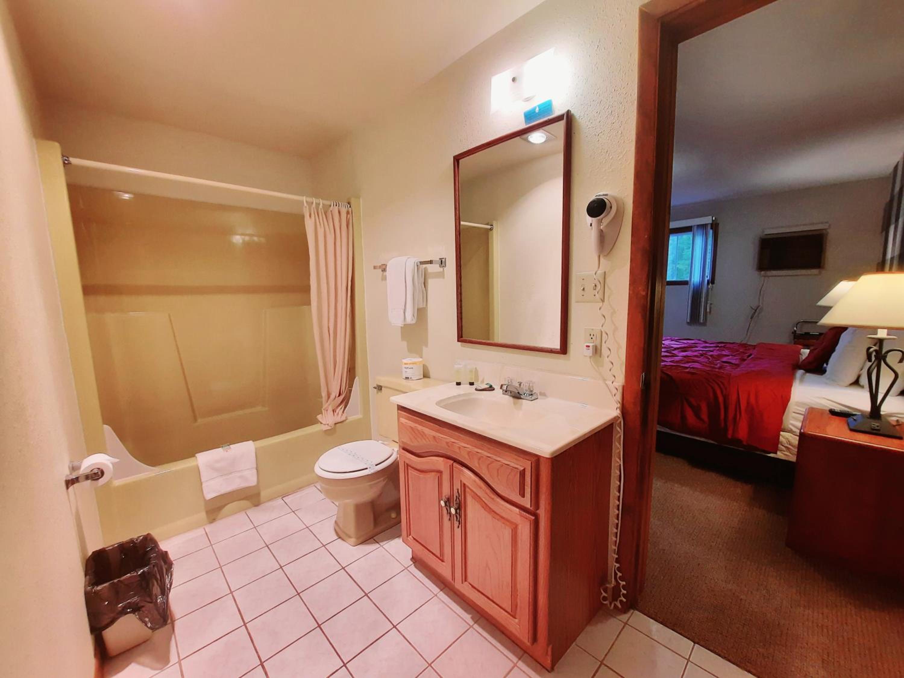Standard King Room photo 2