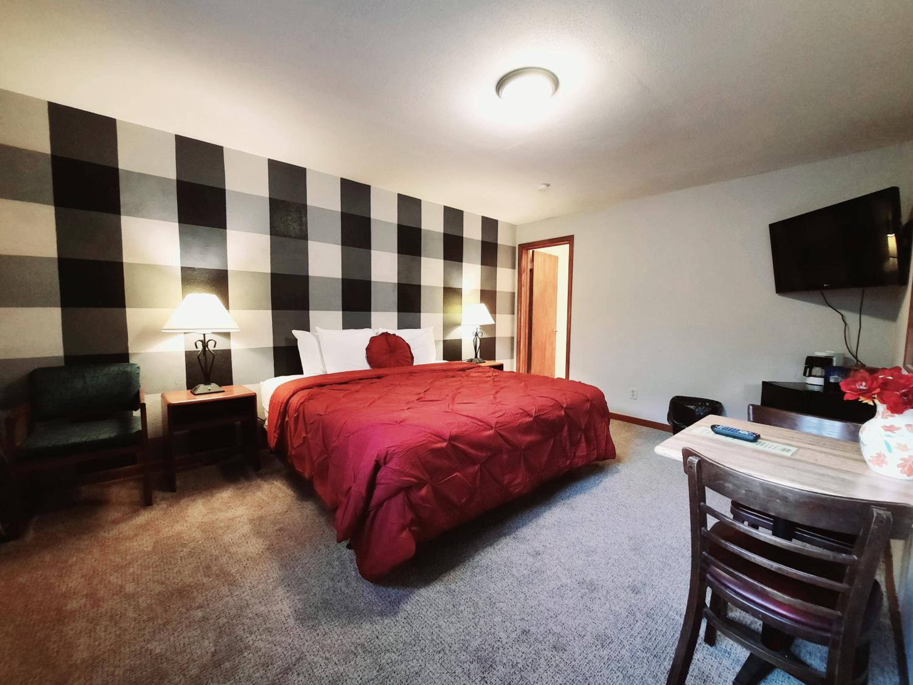 Standard King Room photo 1