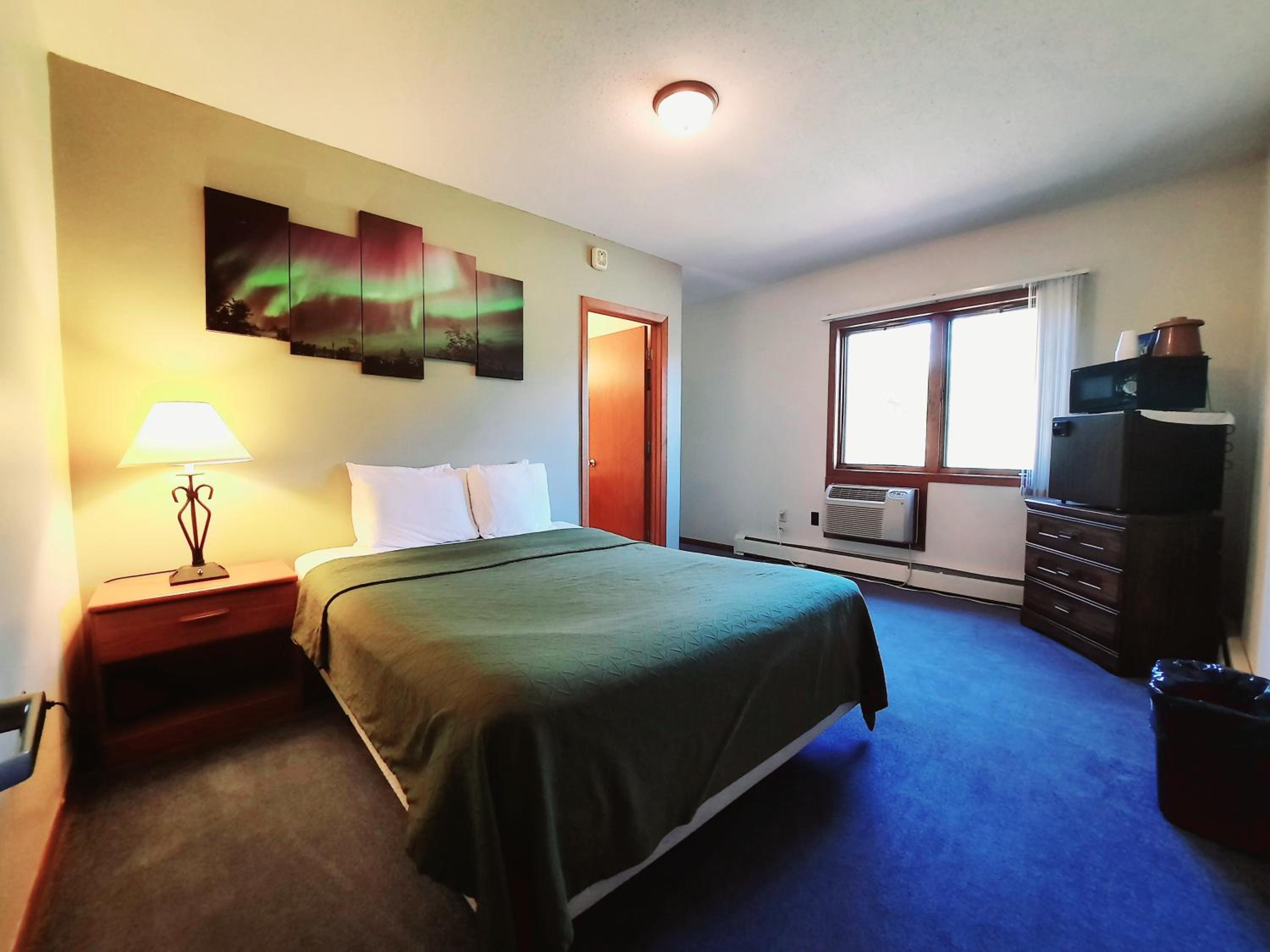 Deluxe Queen Room with Two Queen Beds photo 1