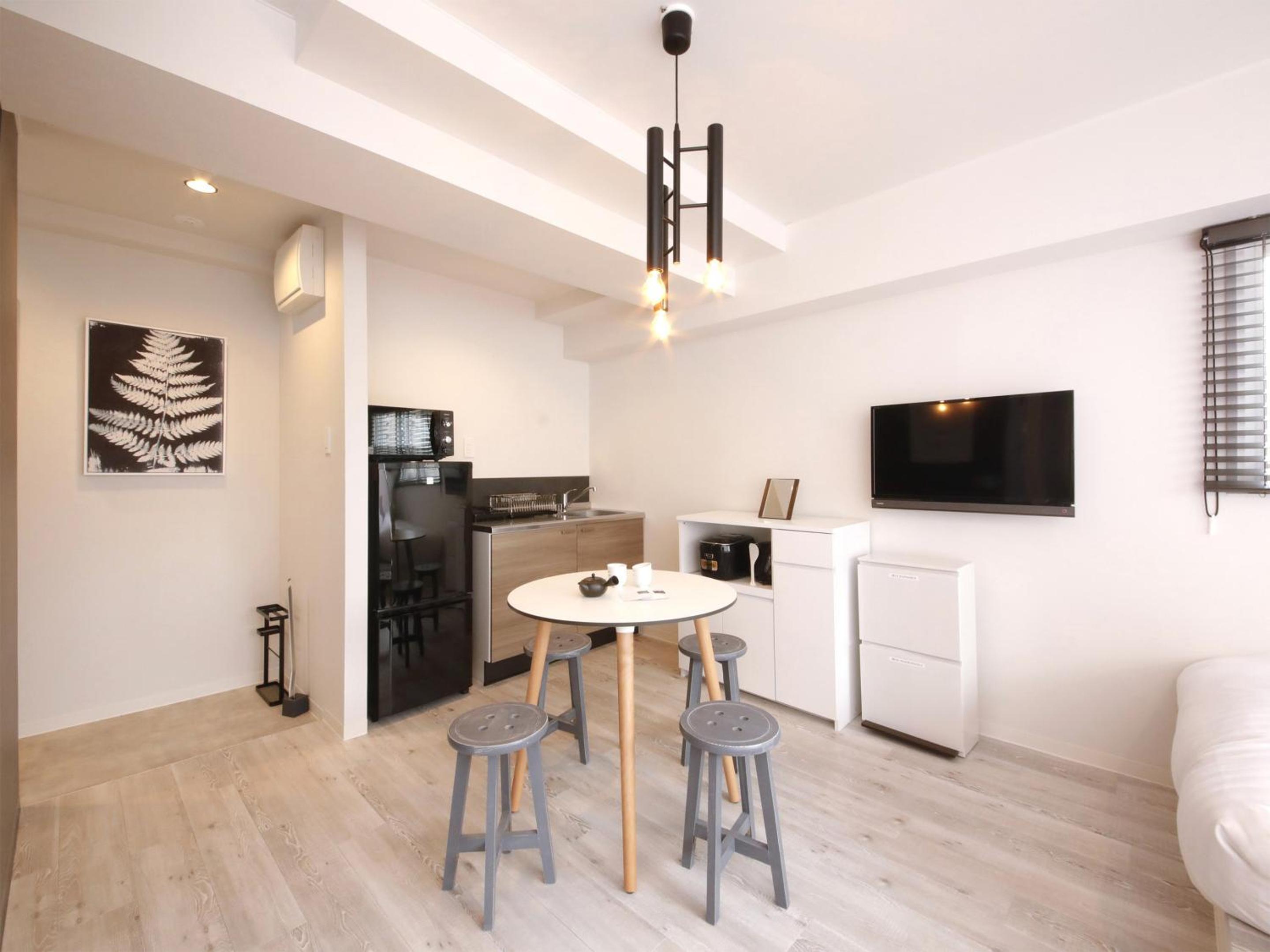 Superior Family Room - Photo 10