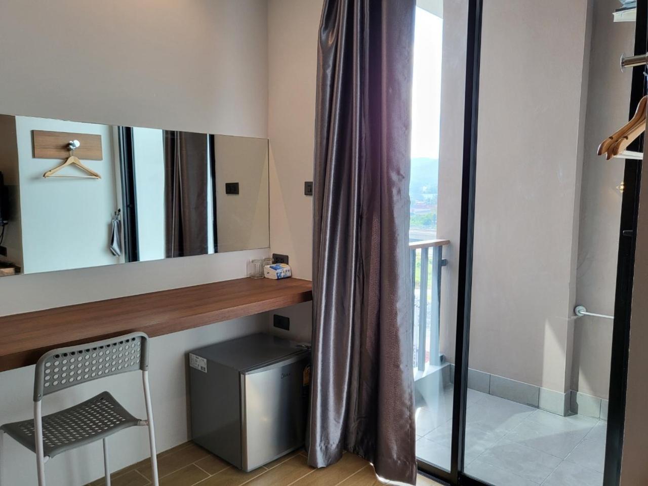 Superior King Room - Photo 7