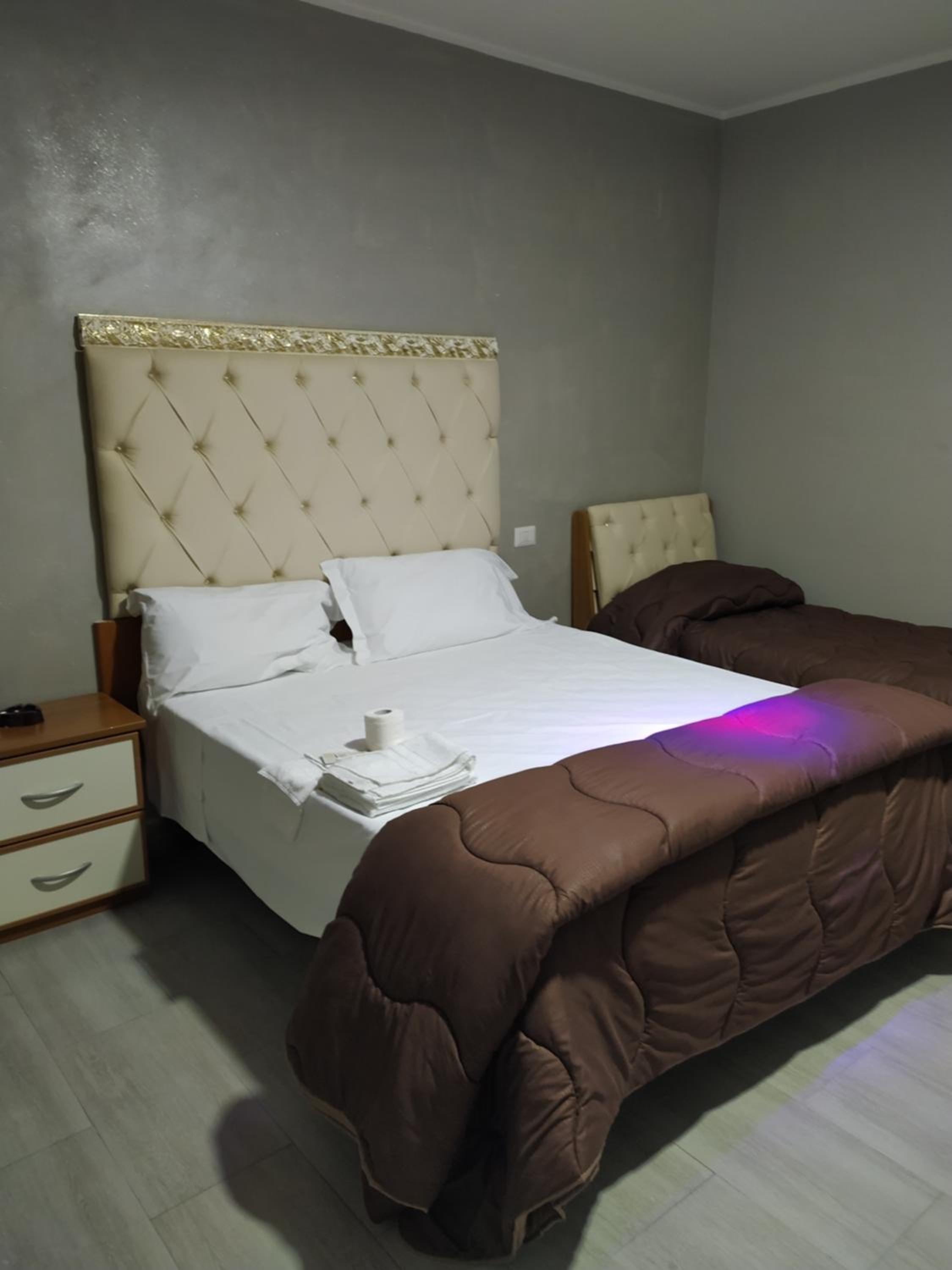 Double Room - Photo 2