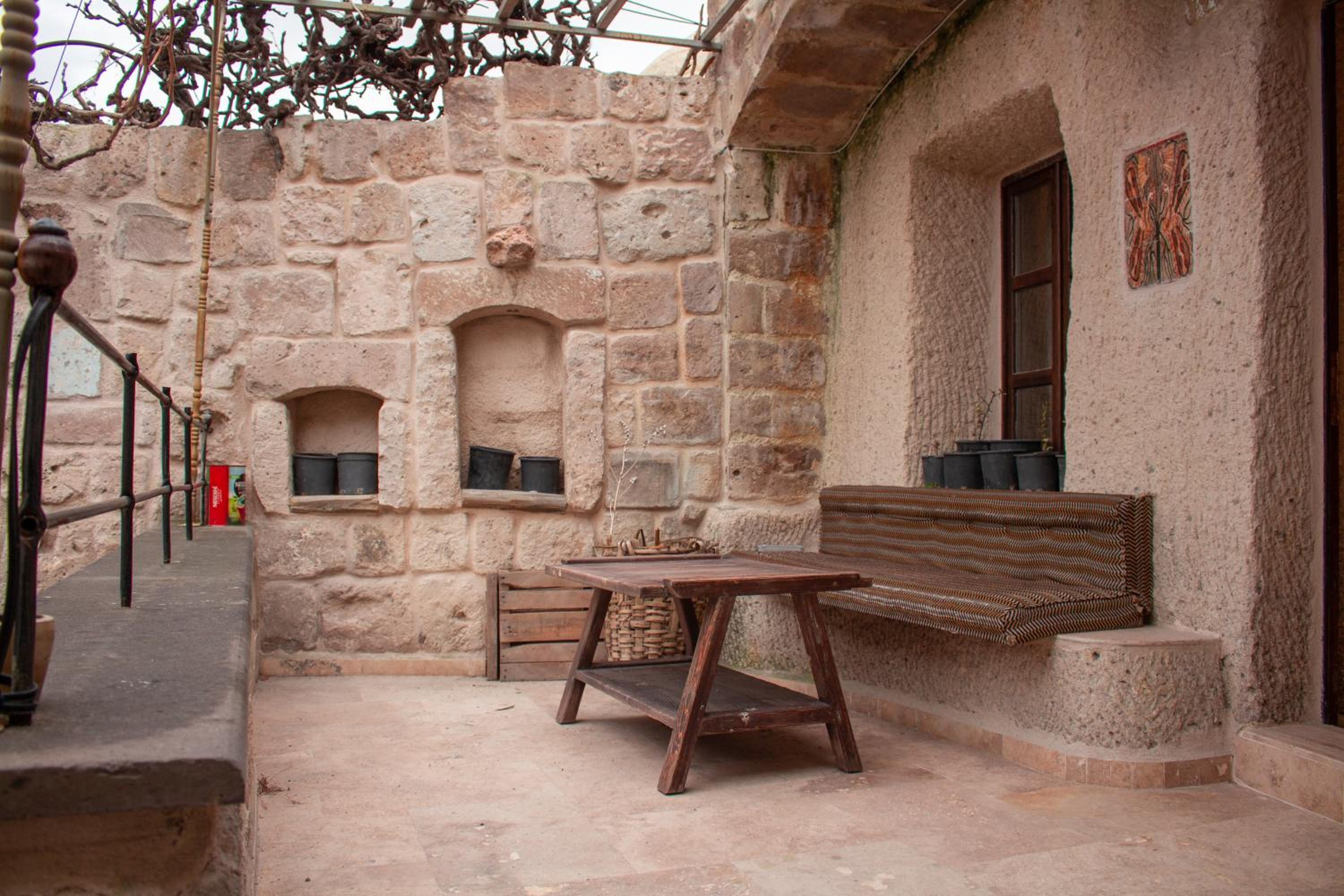 King Cave Suite - Photo 2