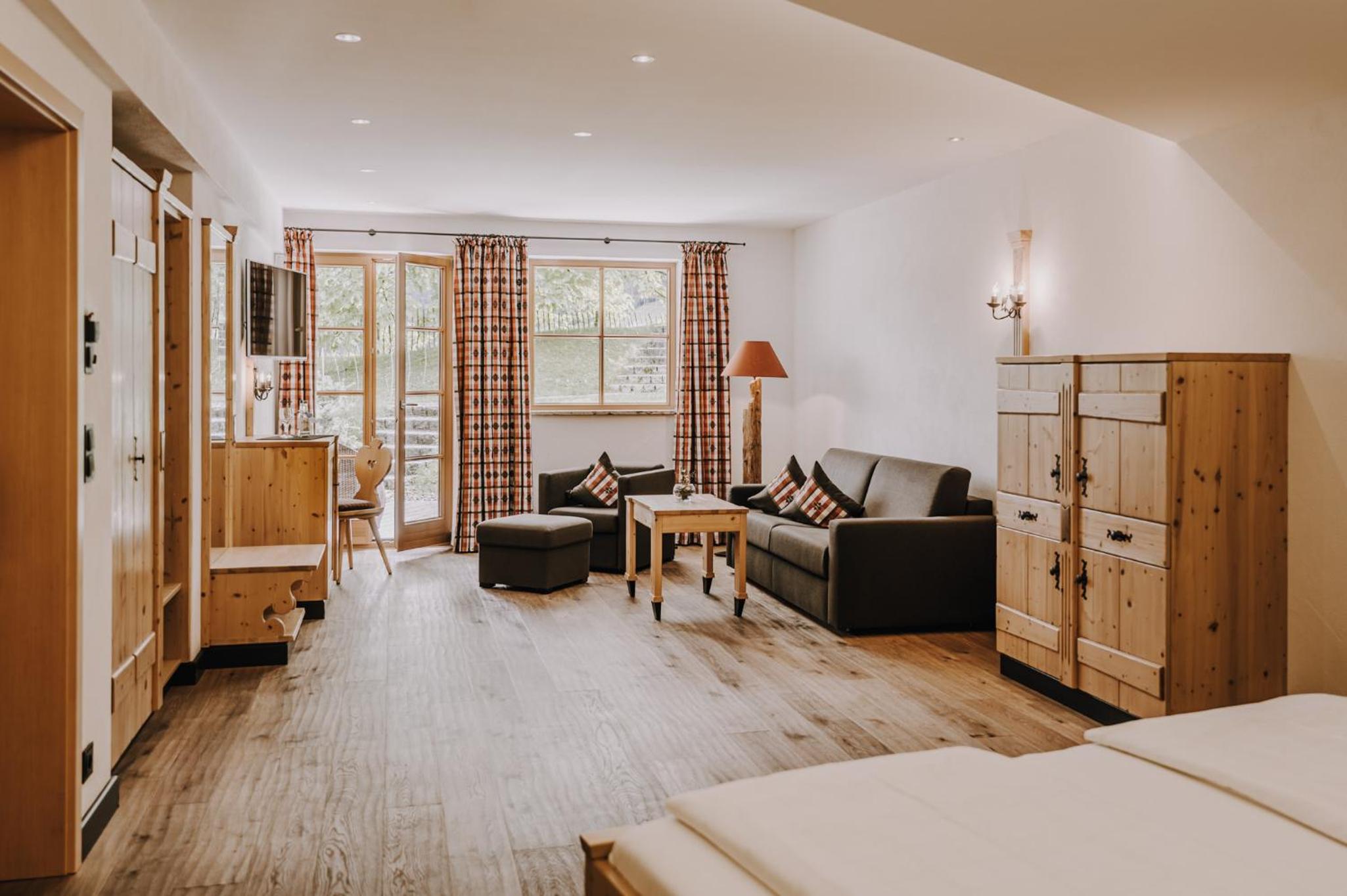 Two-Bedroom Apartment with Spa Bath