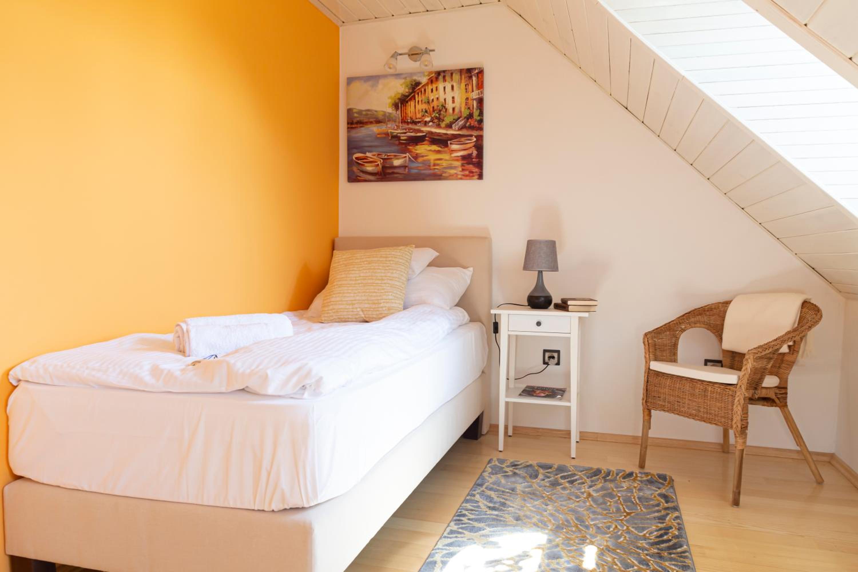Single Room photo 2