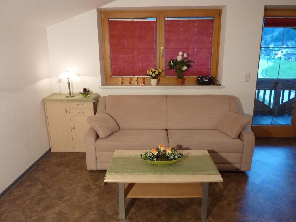 One-Bedroom Apartment with Bathroom