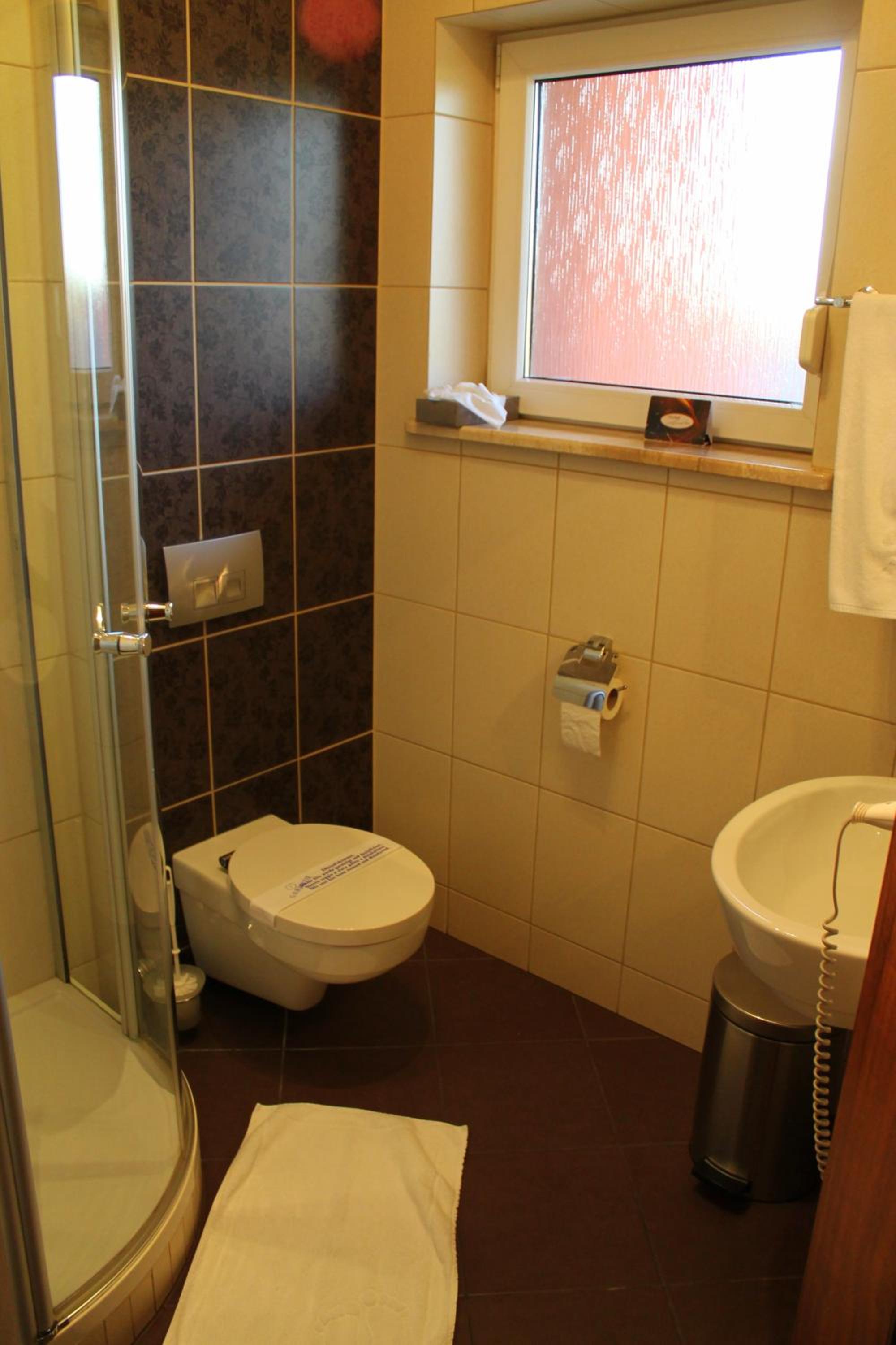 Standard Double Room - Photo 5