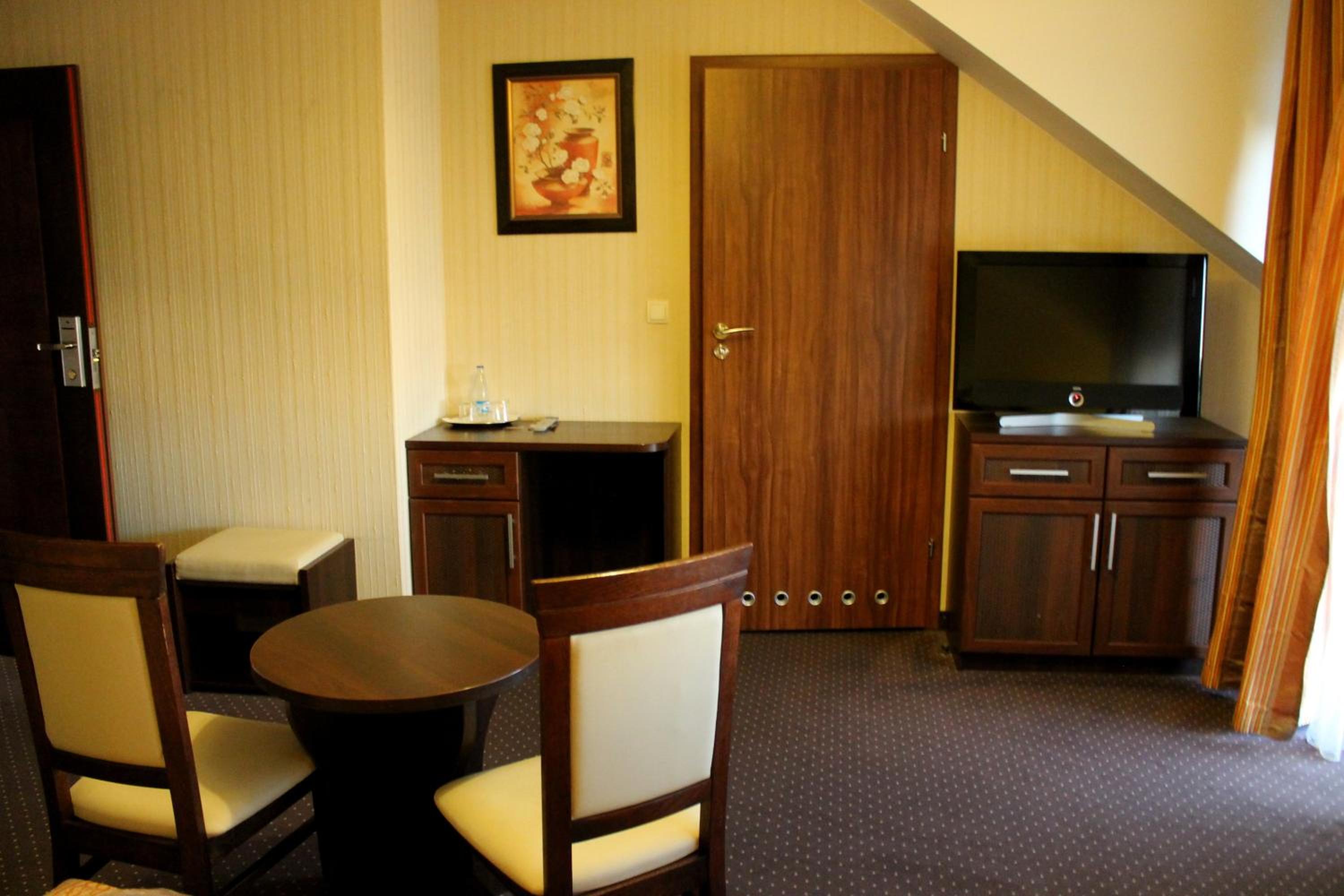 Standard Twin Room - Photo 1
