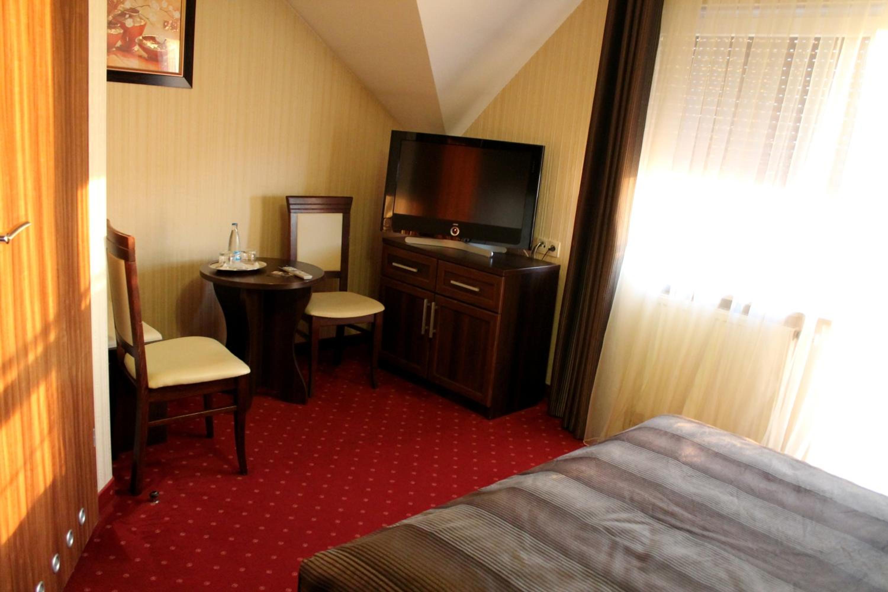 Standard Double Room - Photo 2