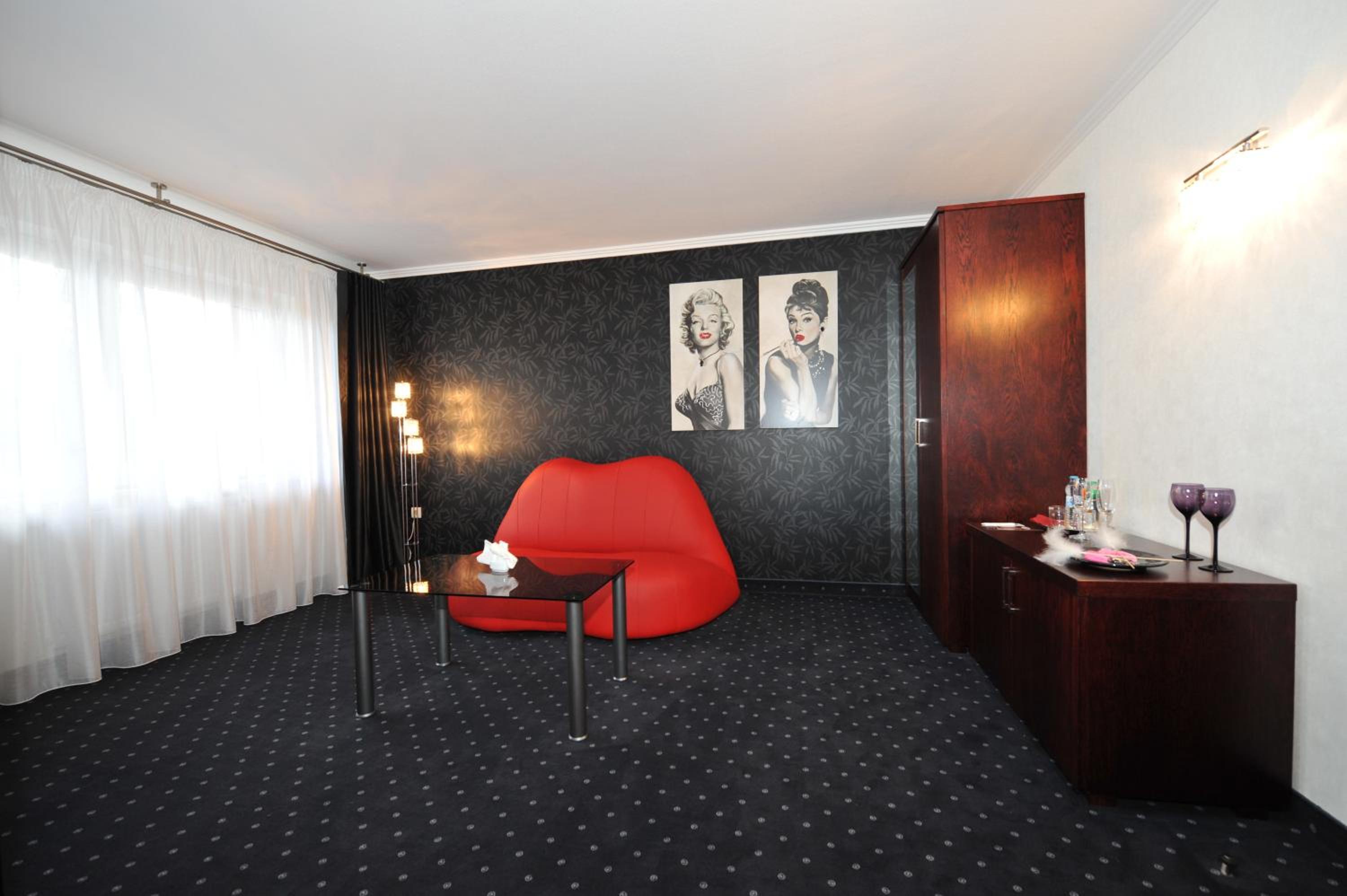 Apartment - Photo 1