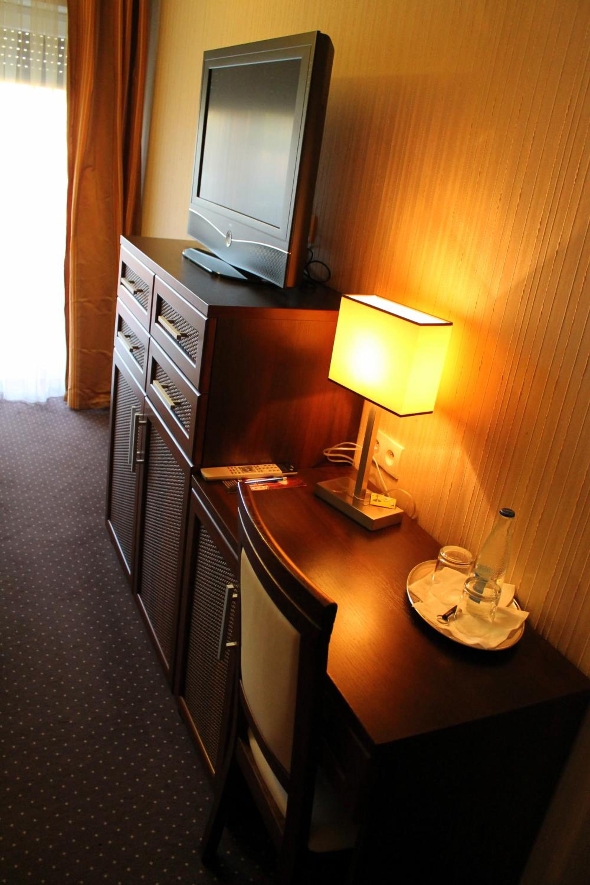 Standard Double Room - Photo 3