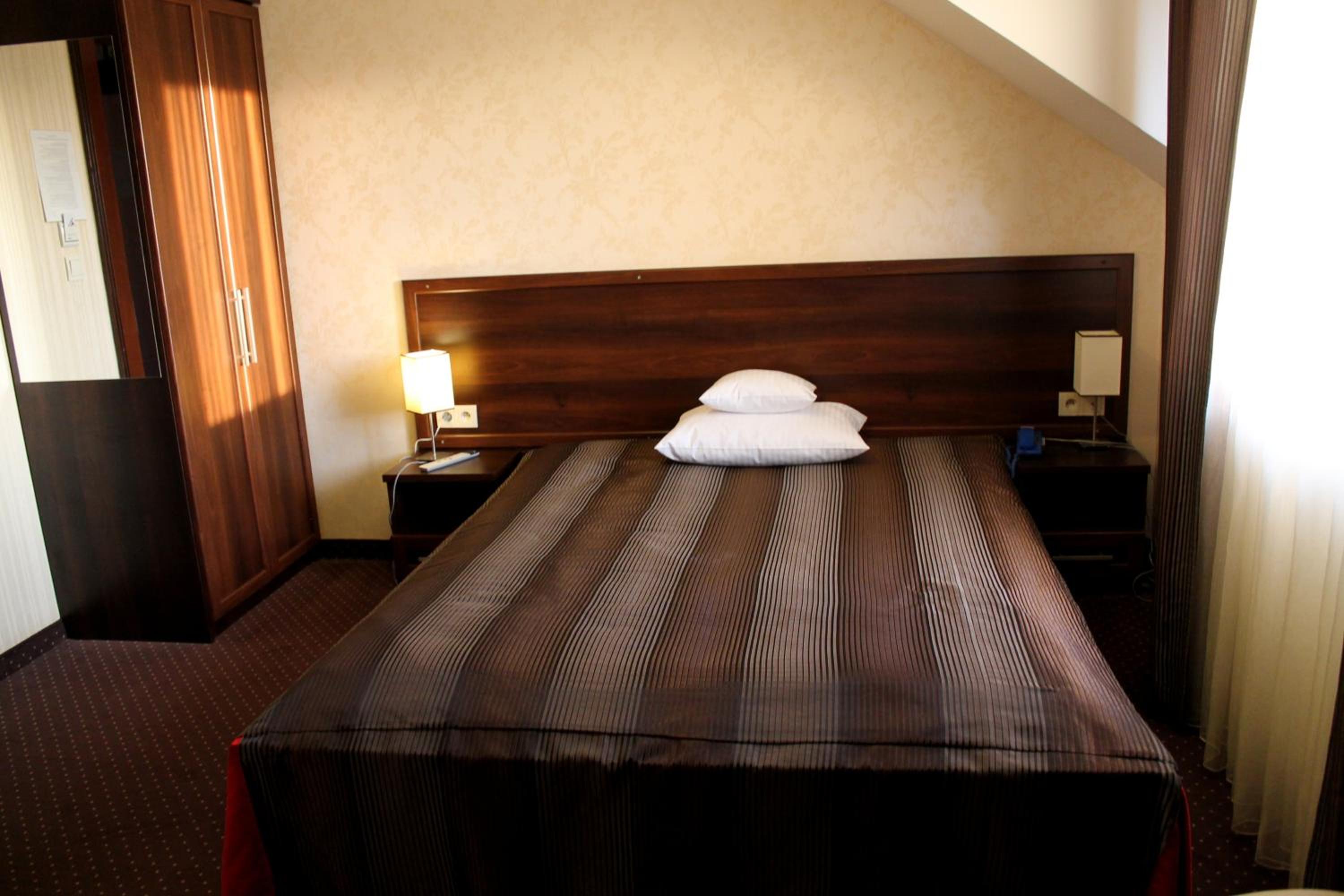 Standard Double Room - Photo 6