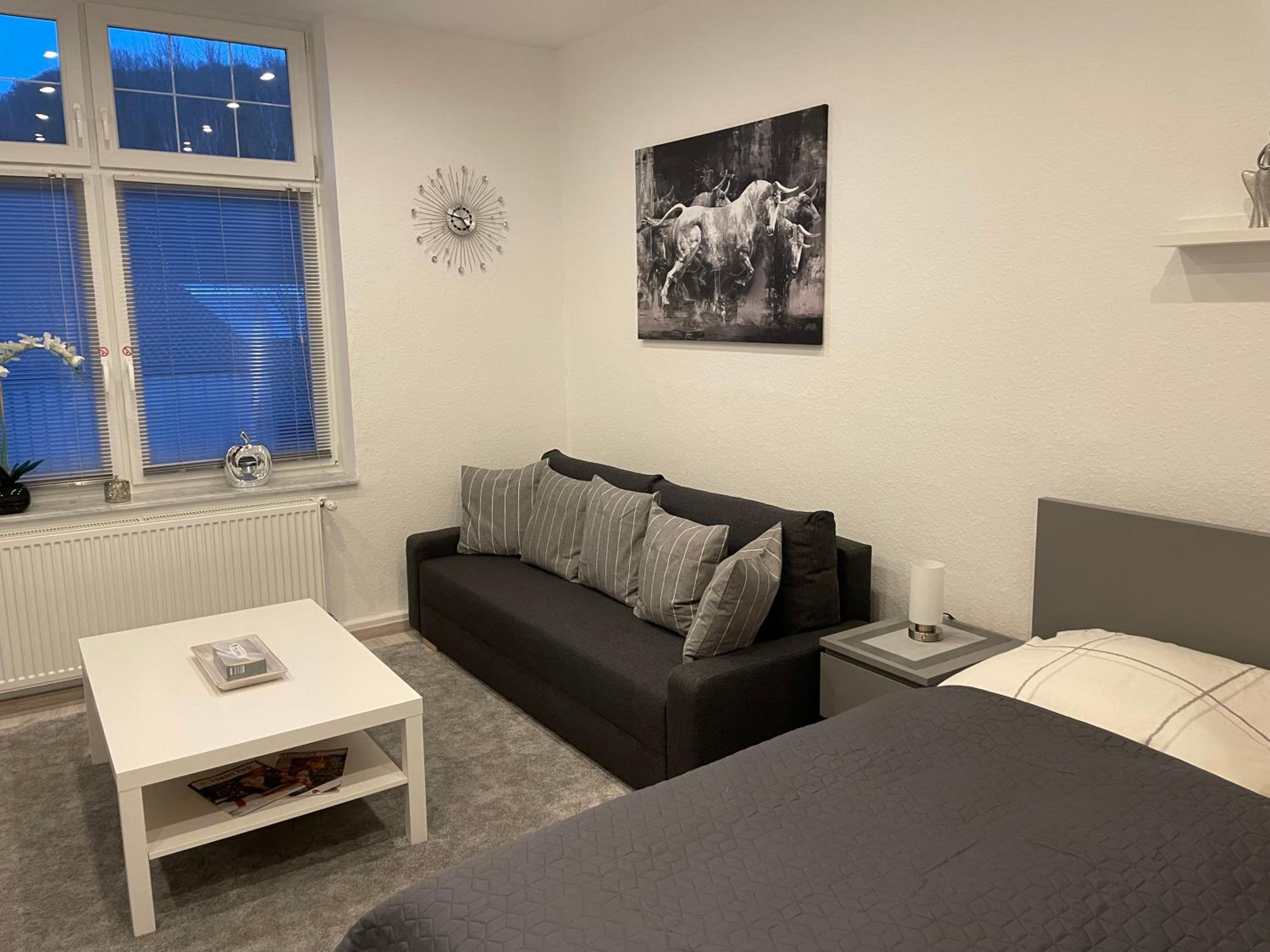 One-Bedroom Apartment photo 1