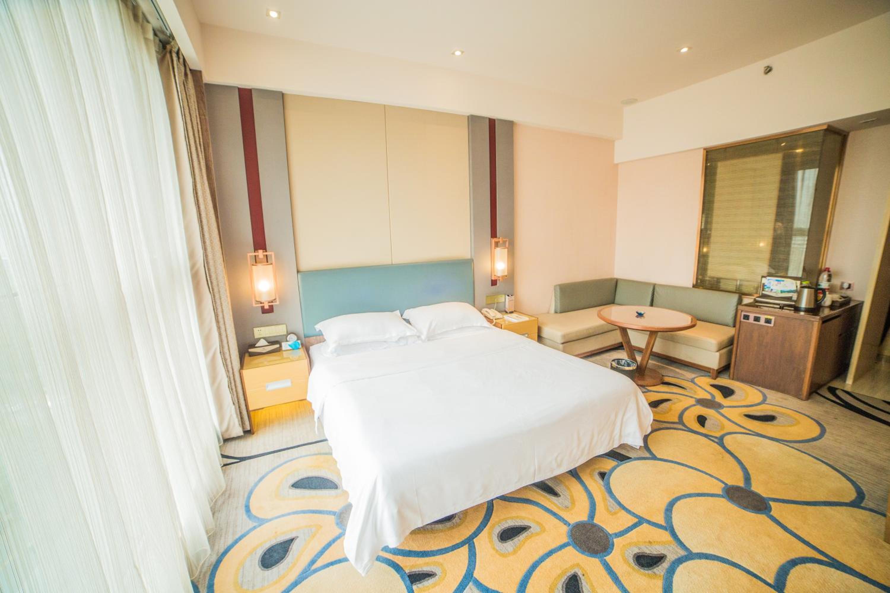Deluxe Queen Room