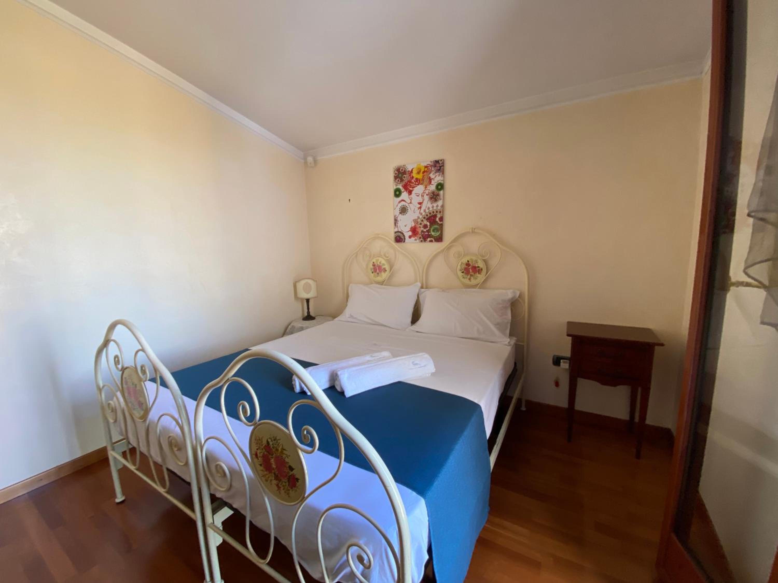 Deluxe King Room photo 2