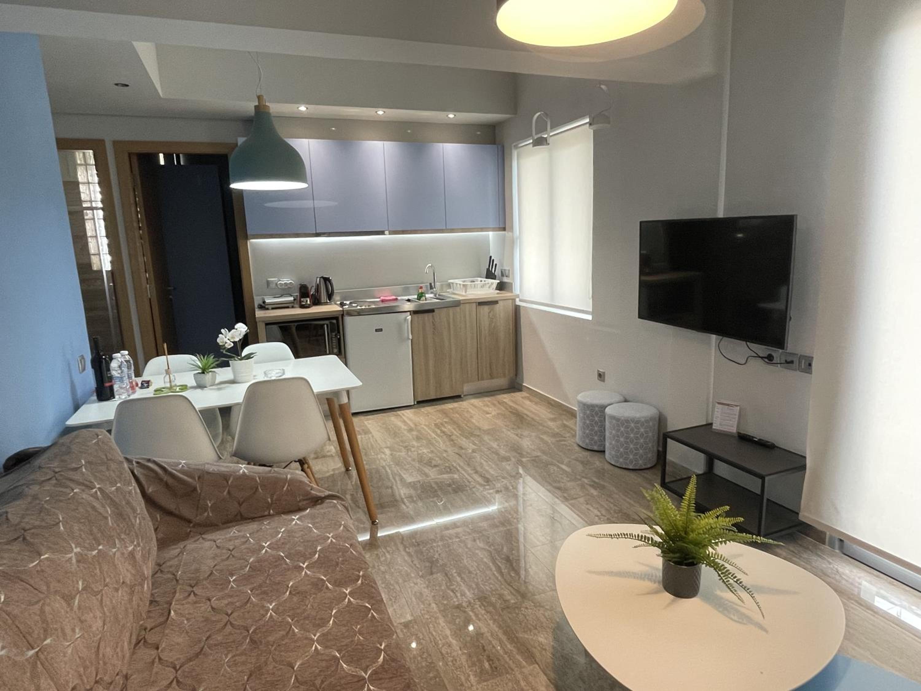 One-Bedroom Apartment with Balcony photo 2