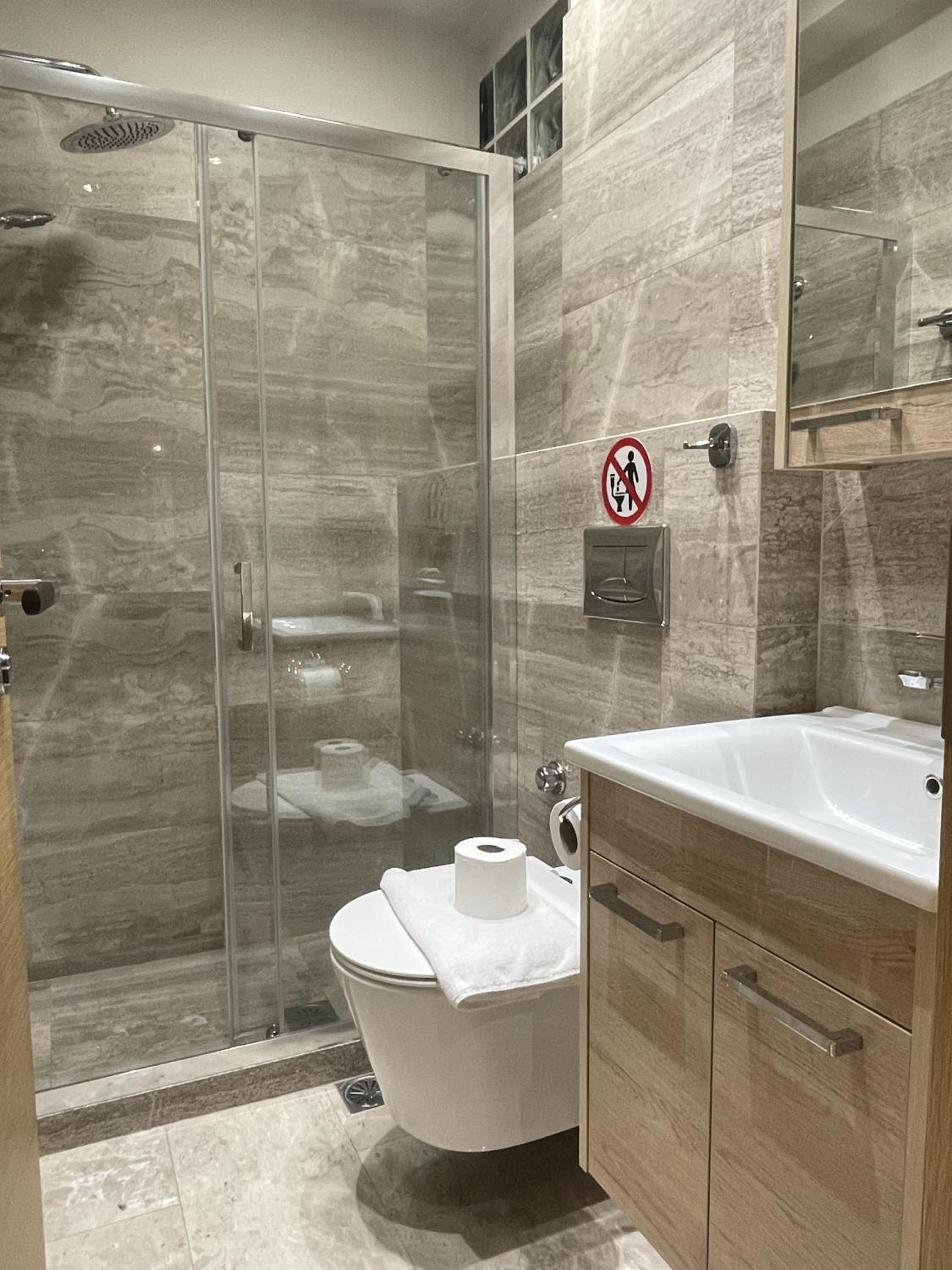 Superior Two-Bedroom Apartment with Balcony & Acropolis View photo 3