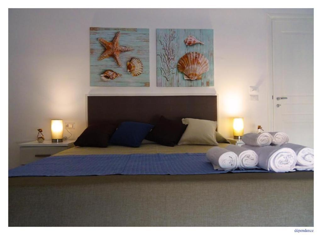 Queen Room with Sea View - Photo 17