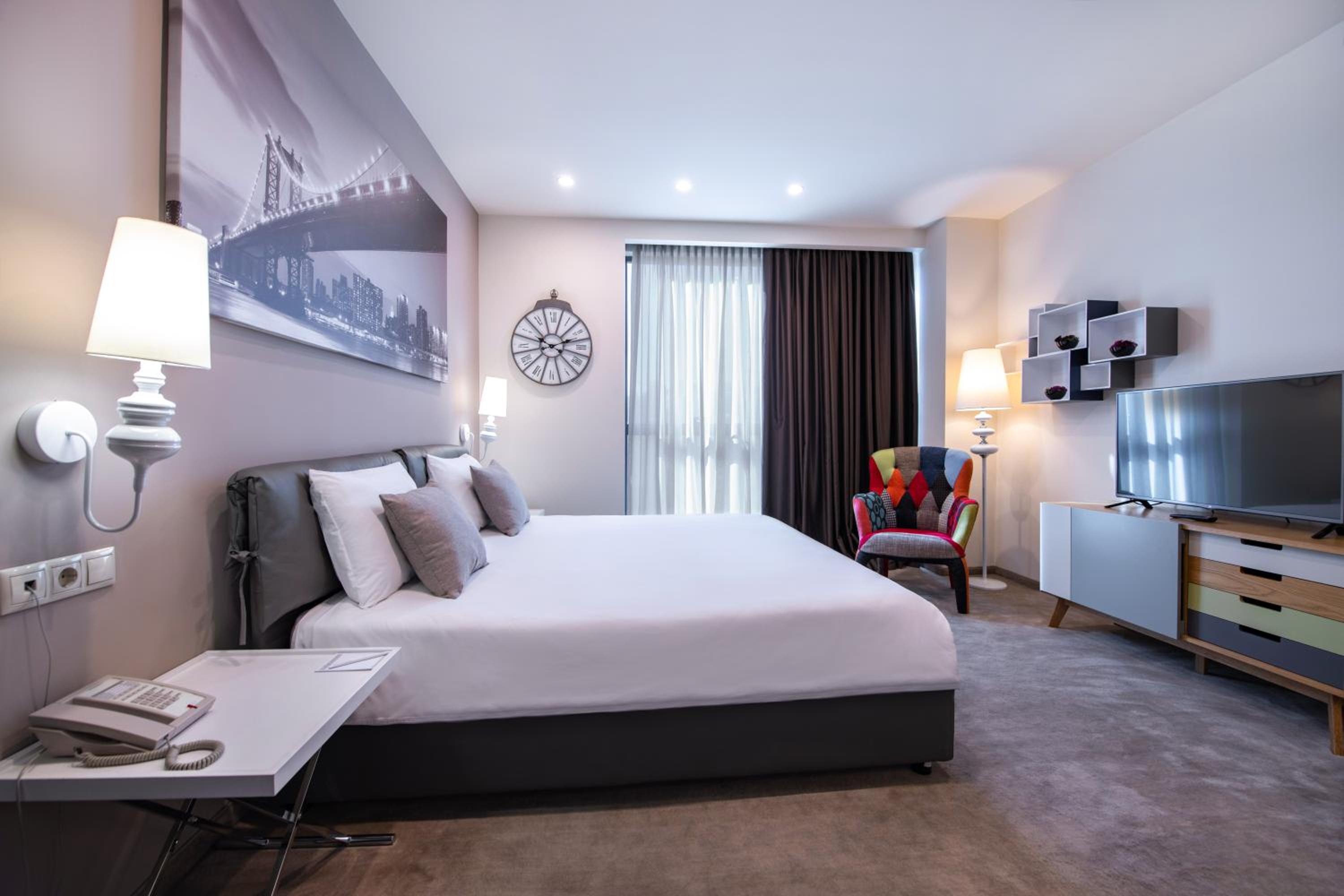 Deluxe King Room photo 1