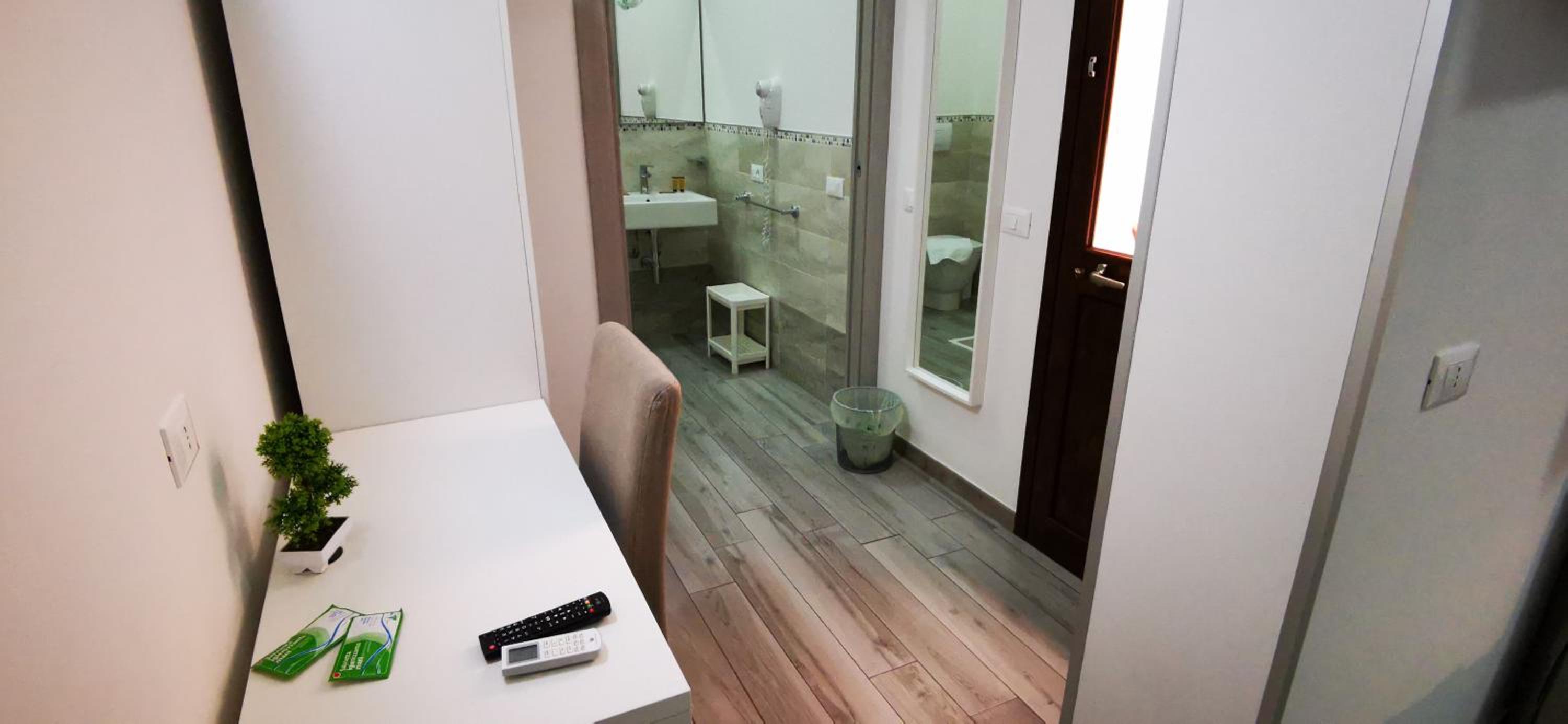 Double Room with Private Bathroom photo 2