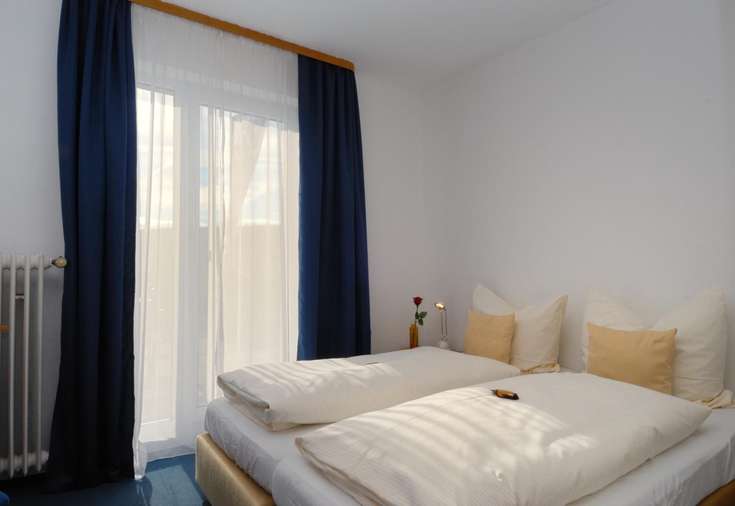 Budget Double Room photo 3