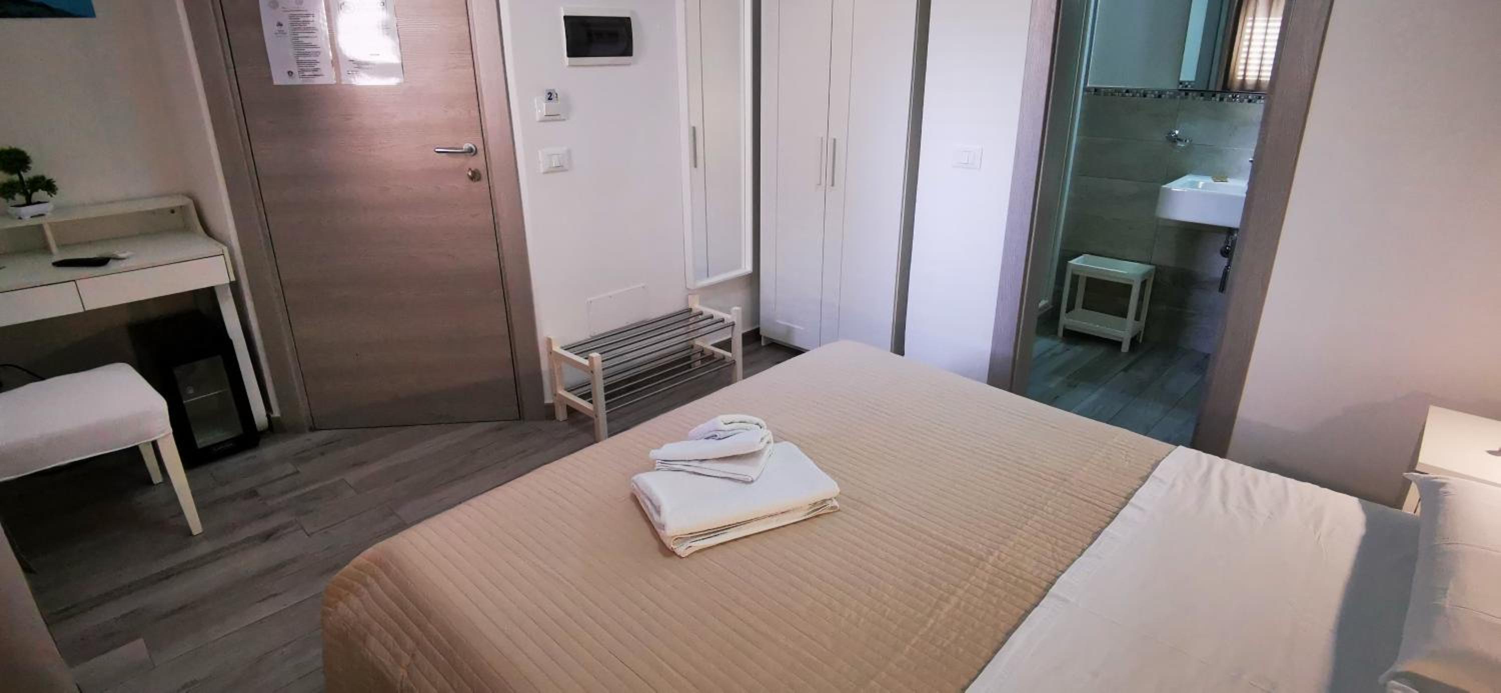 Small Double Room photo 3