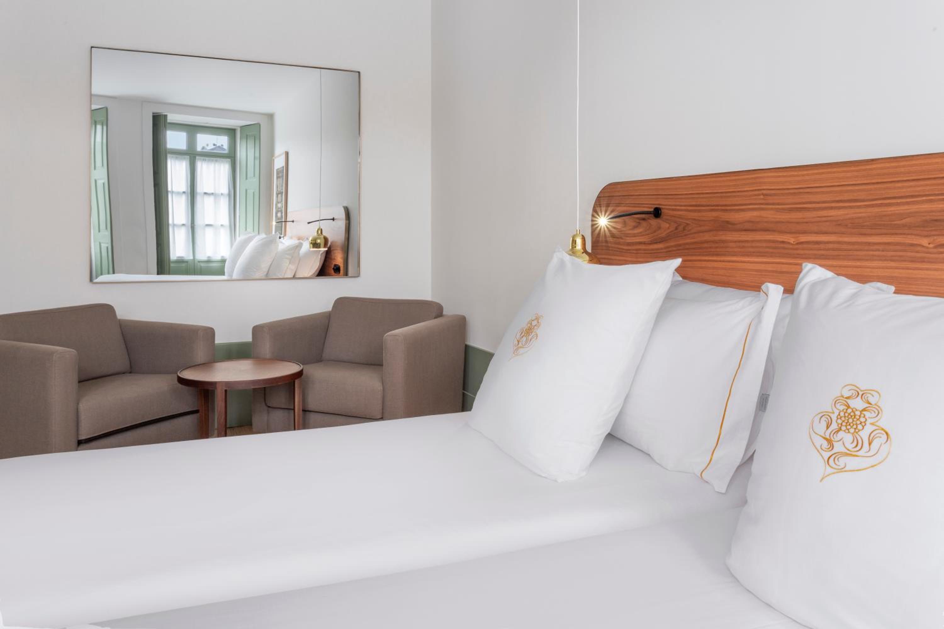 Premium Double or Twin Room - Photo 3
