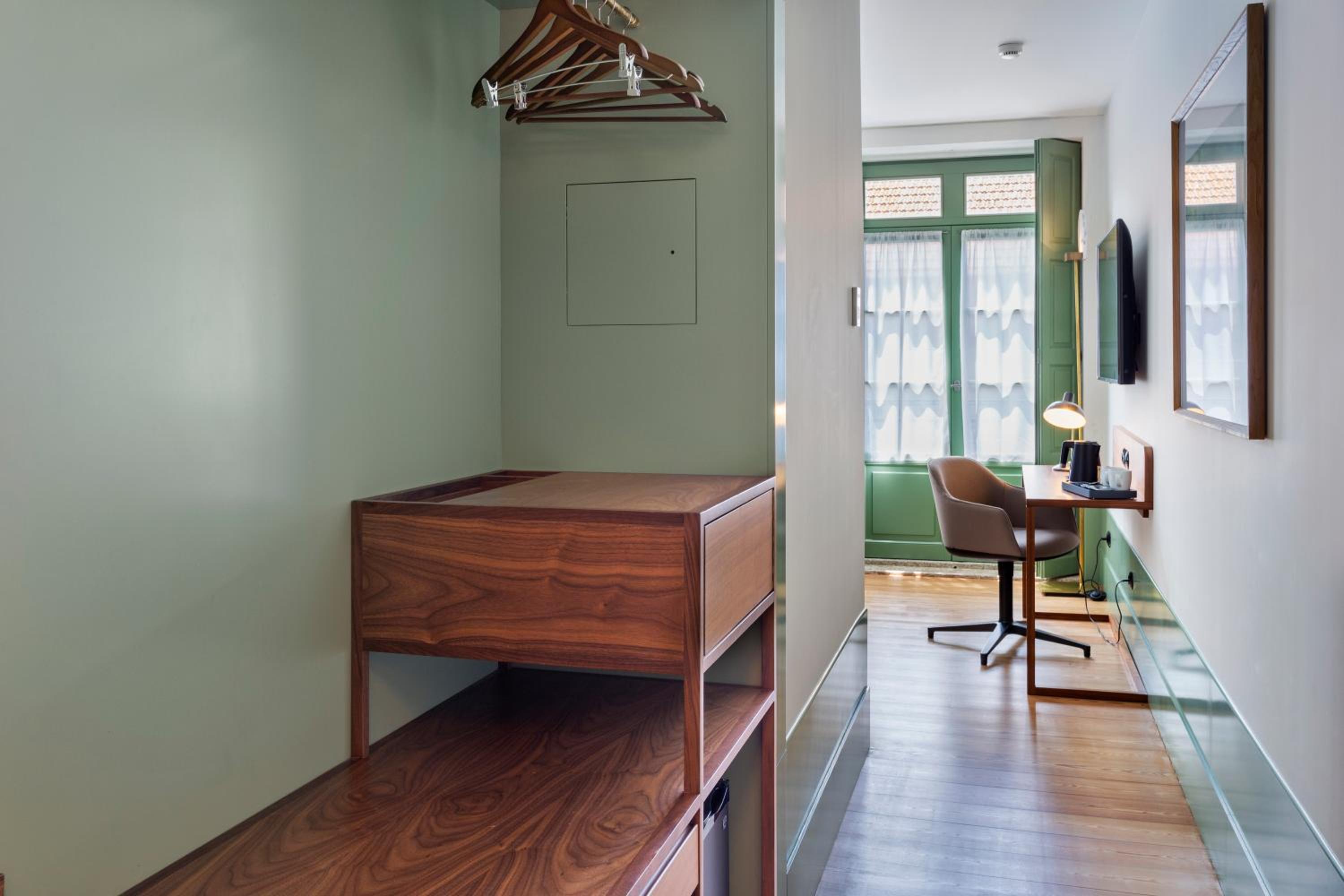 Standard Double or Twin Room - Photo 14