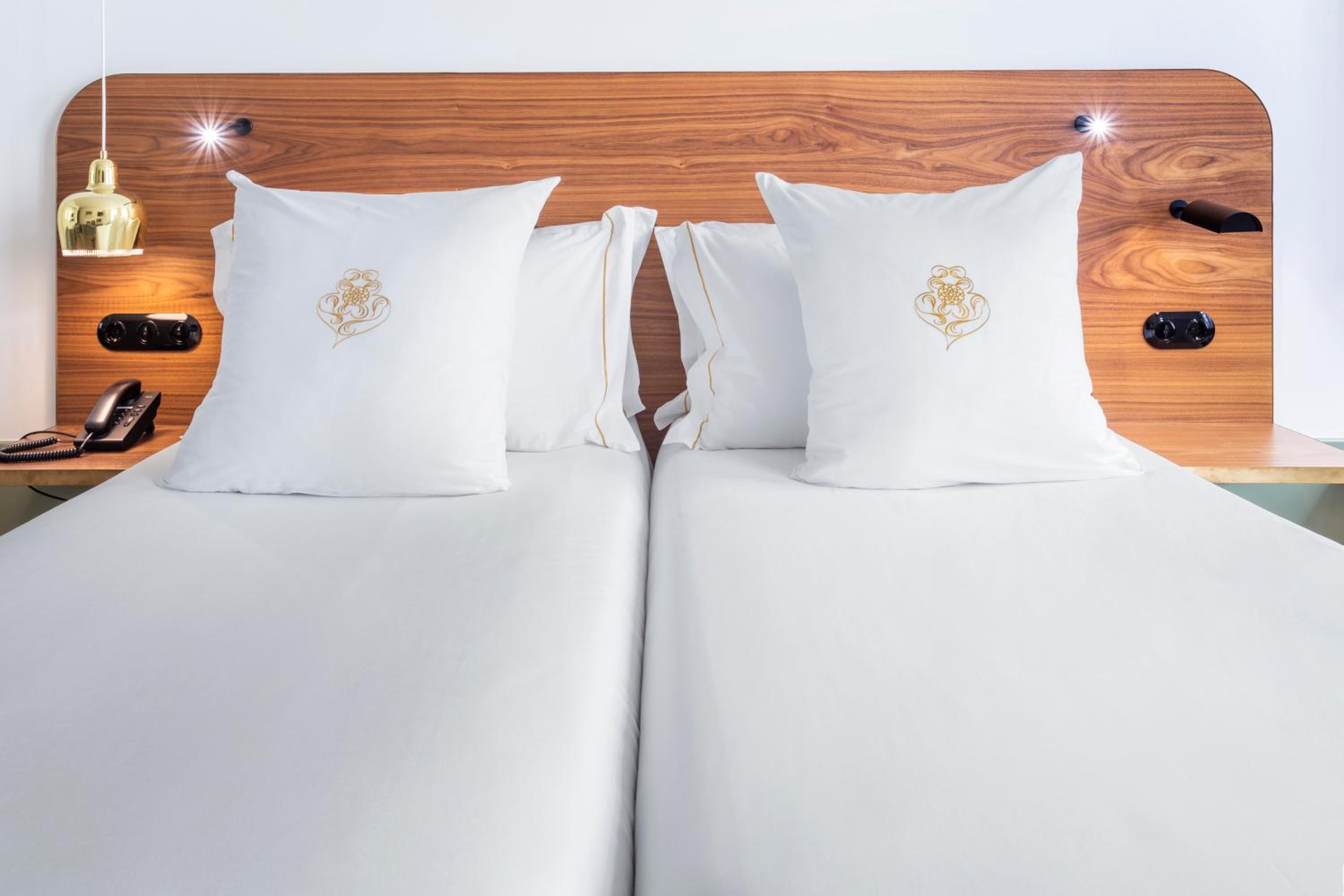 Standard Double or Twin Room - Photo 5