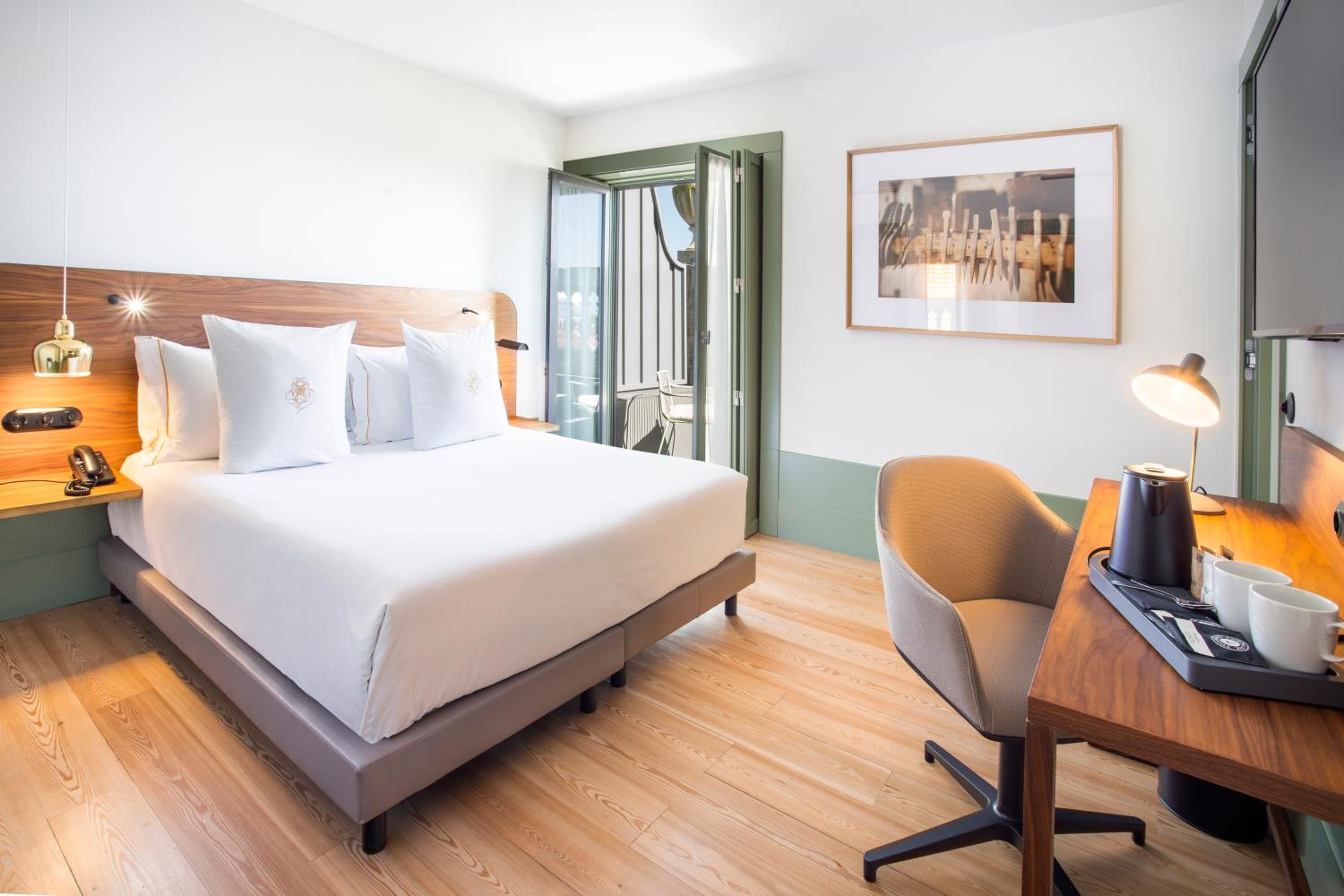Double or Twin Room with Terrace - Photo 12