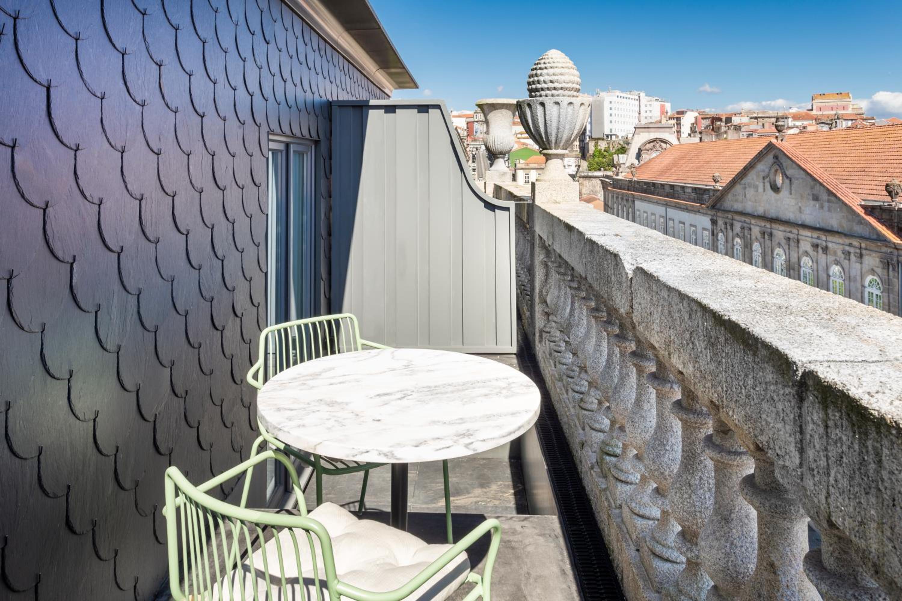 Double or Twin Room with Terrace - Photo 13