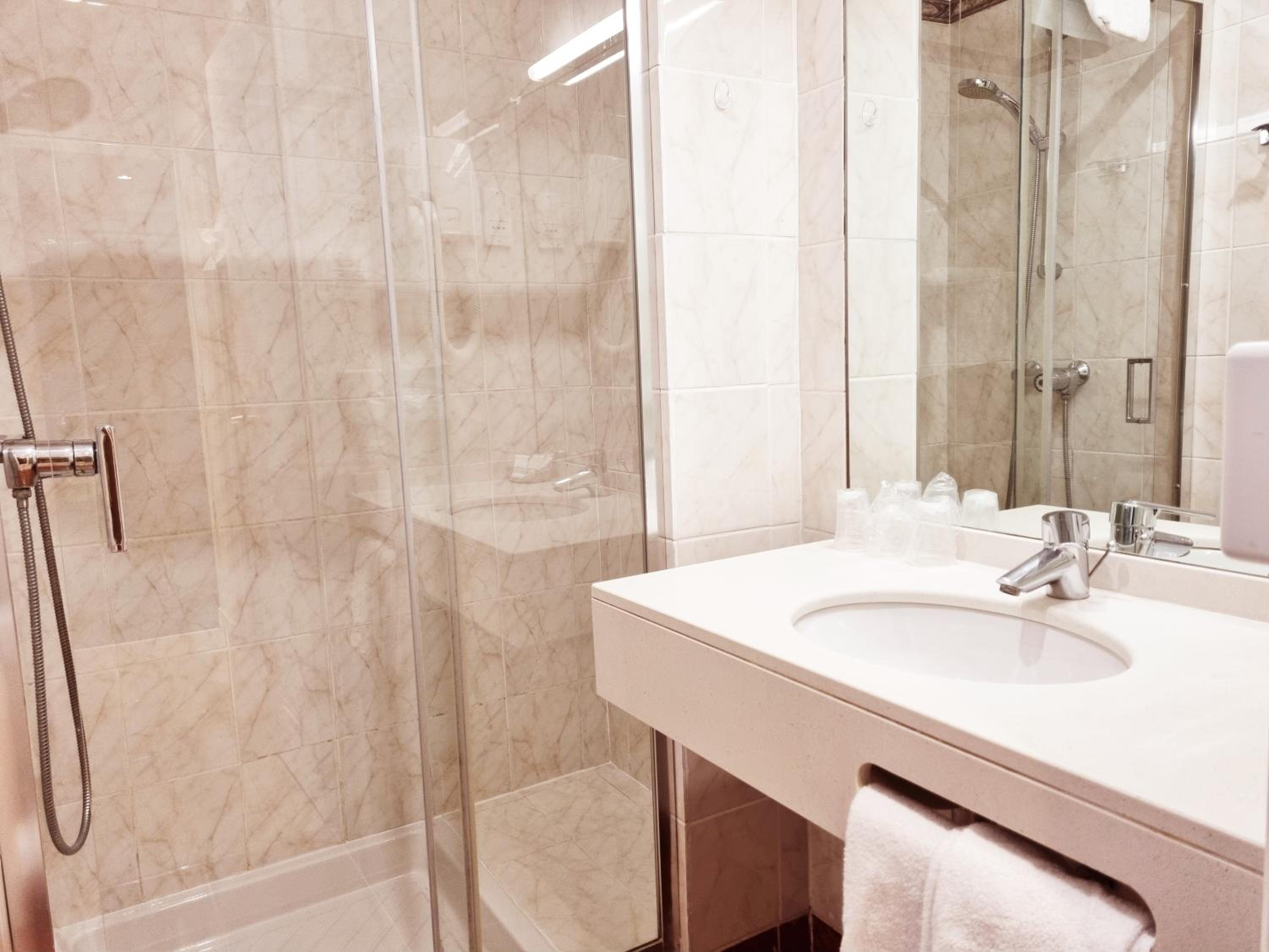 Double or Twin Room photo 3