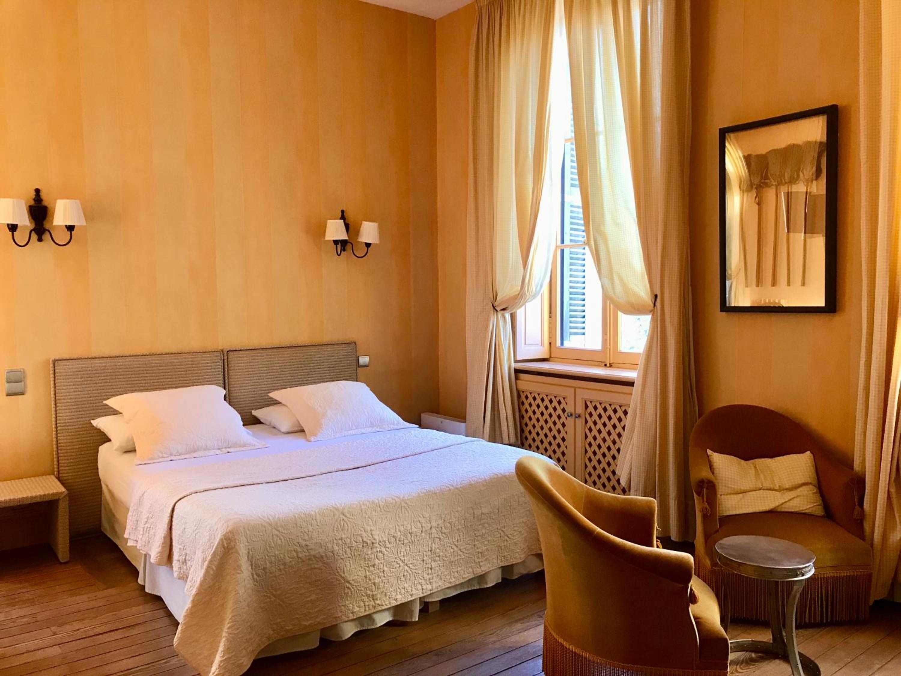 Queen Room with Garden View
